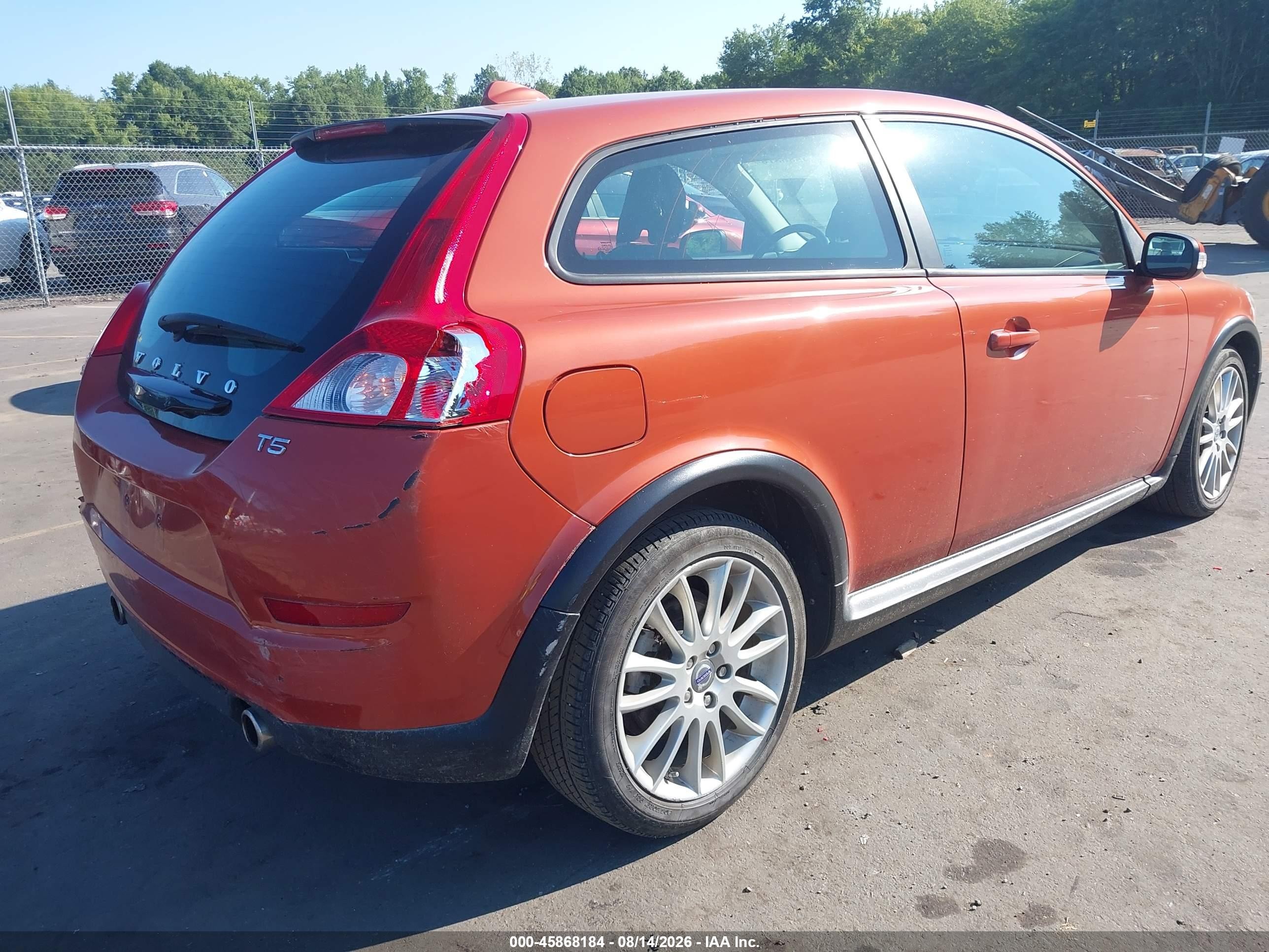 2012 Volvo C30 T5 Оранжевый vin: YV1672MK6C2266266
