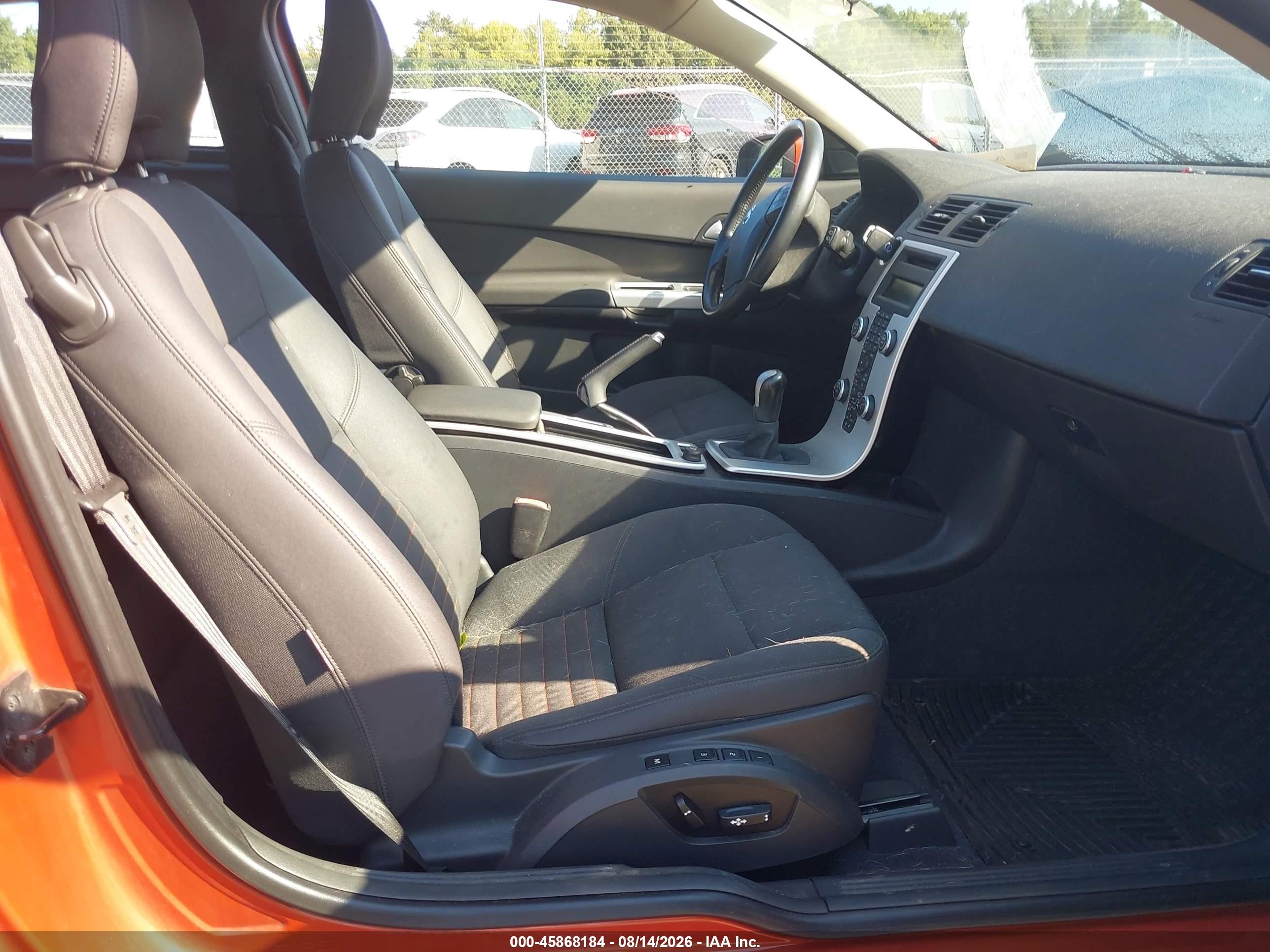 2012 Volvo C30 T5 Оранжевый vin: YV1672MK6C2266266