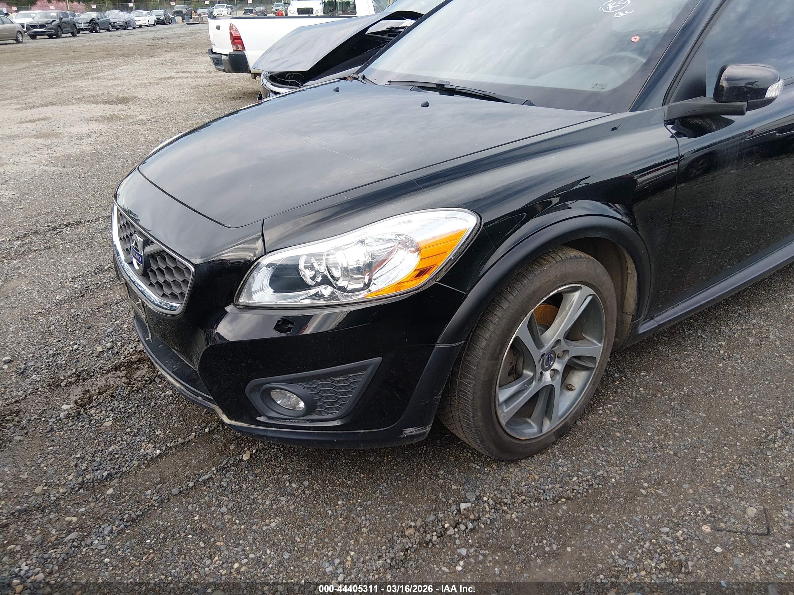 2013 Volvo C30   Черный vin: YV1672MK6D2302023