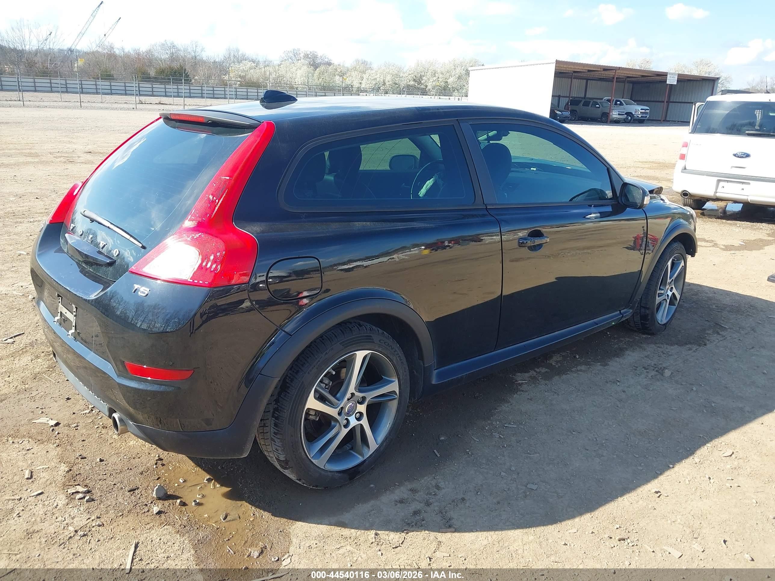 2013 Volvo C30 T5 Черный vin: YV1672MK6D2306640