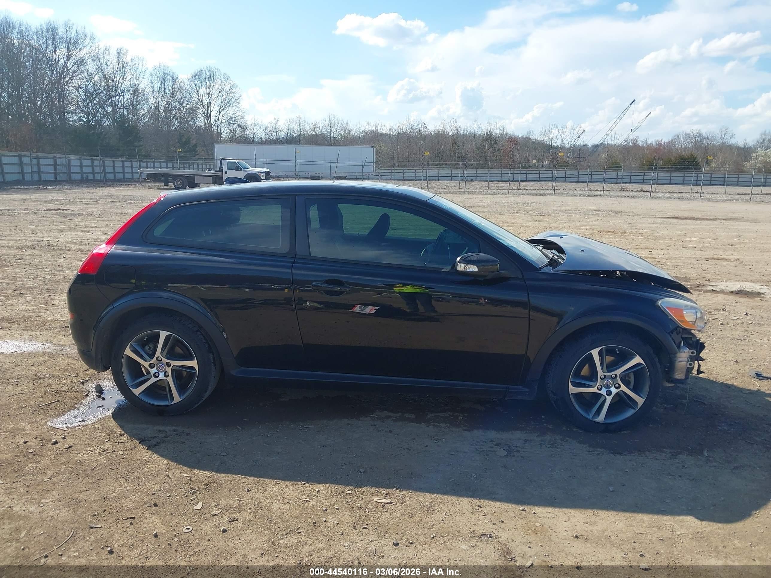 2013 Volvo C30 T5 Черный vin: YV1672MK6D2306640