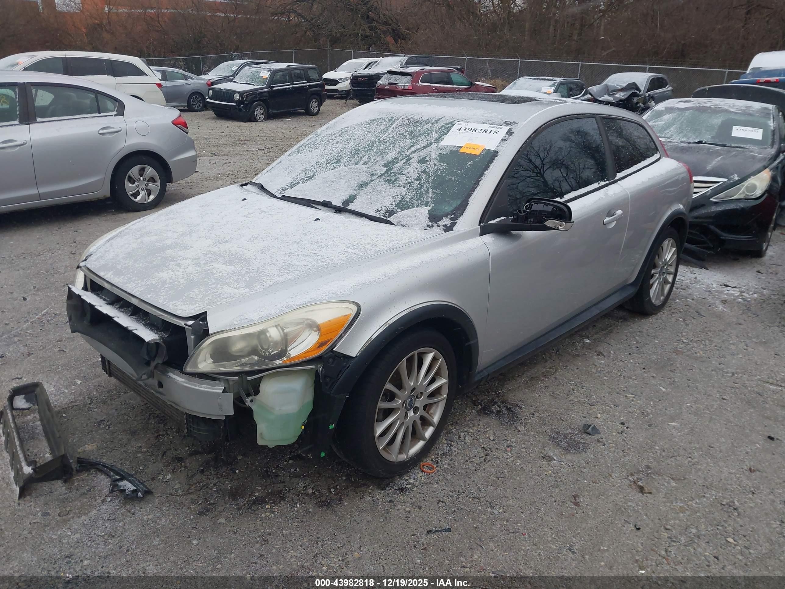 2011 Volvo C30 T5/t5 R-design Серебряный vin: YV1672MK7B2203627