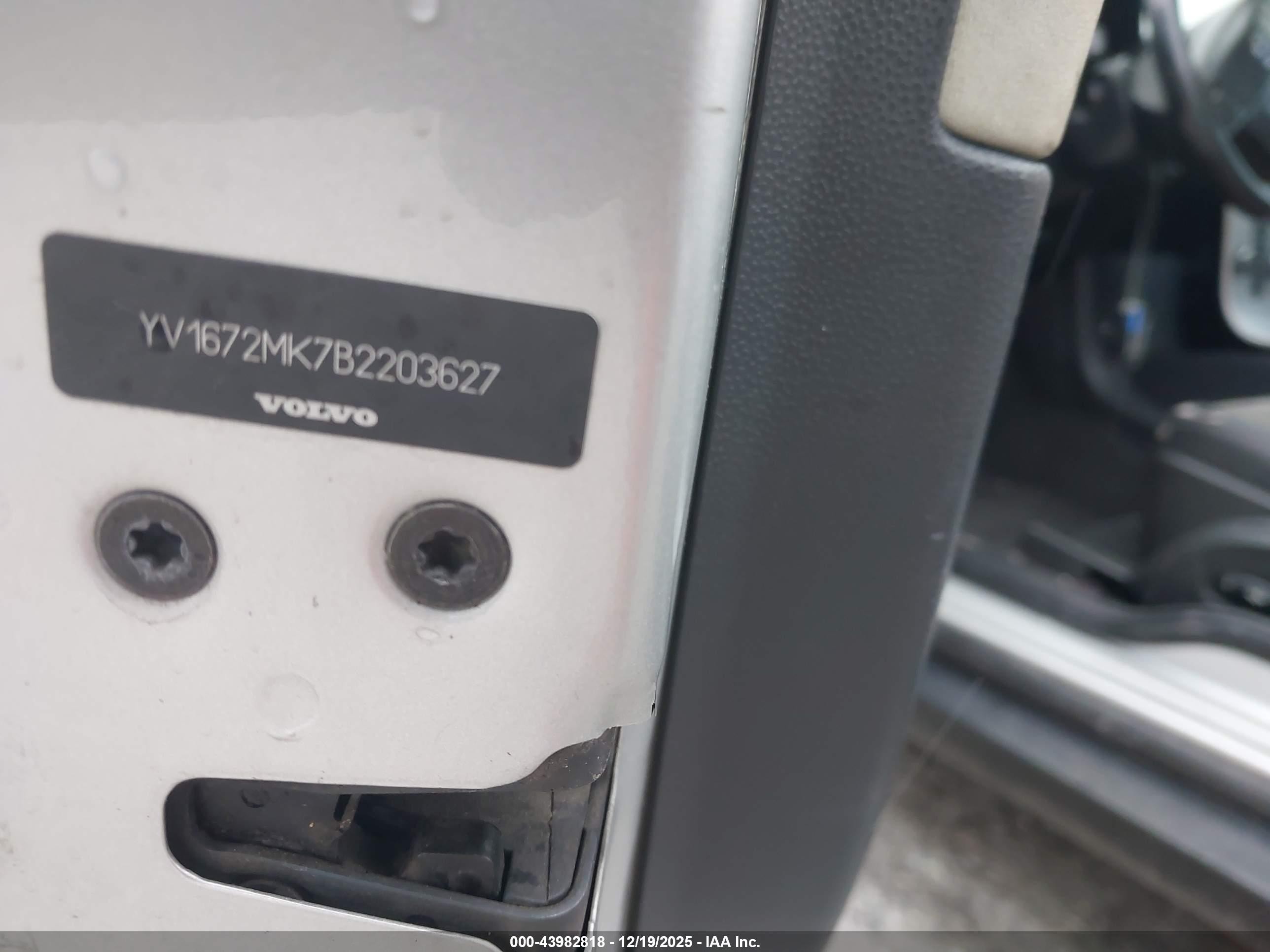 2011 Volvo C30 T5/t5 R-design Серебряный vin: YV1672MK7B2203627