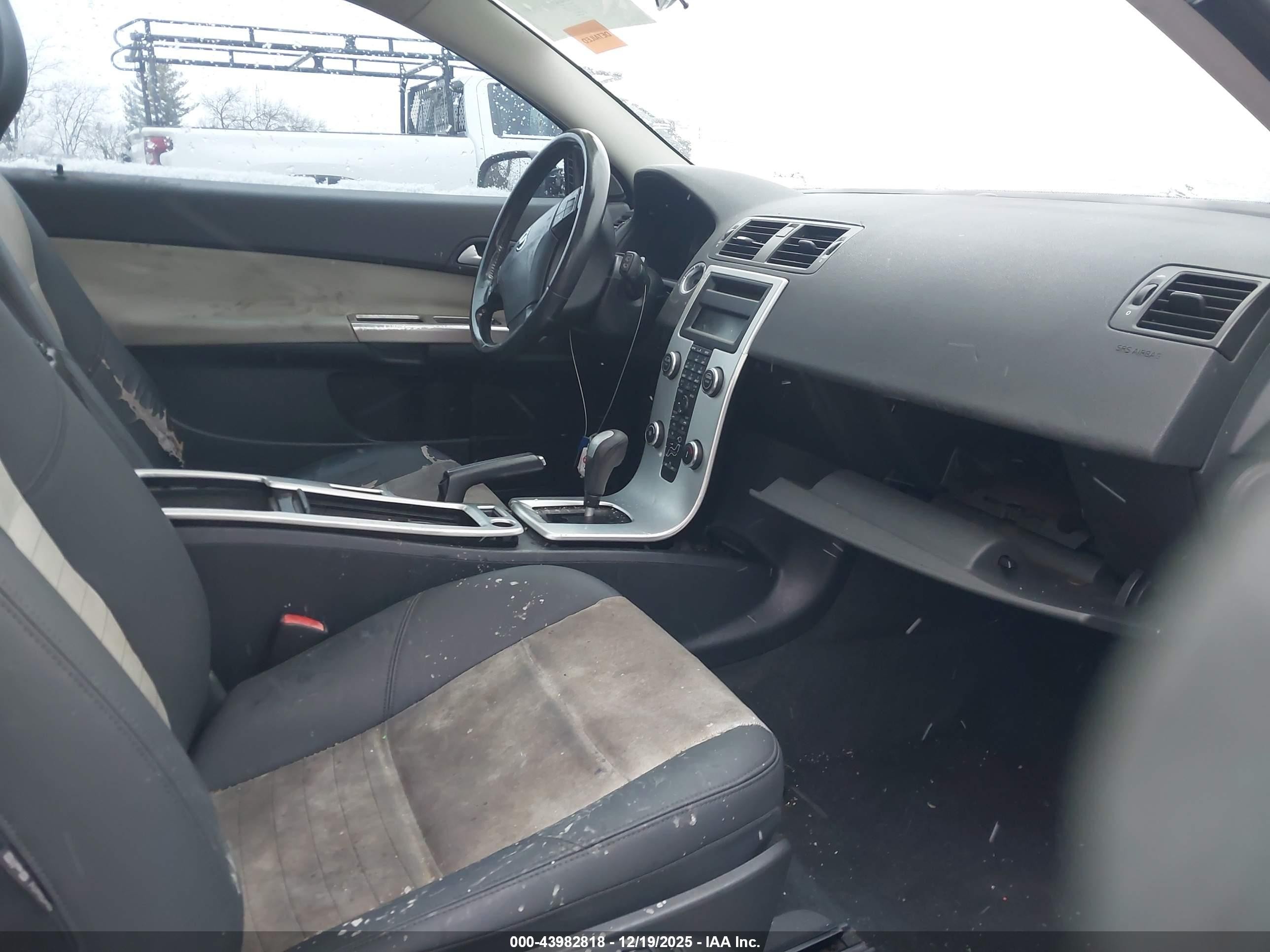 2011 Volvo C30 T5/t5 R-design Серебряный vin: YV1672MK7B2203627