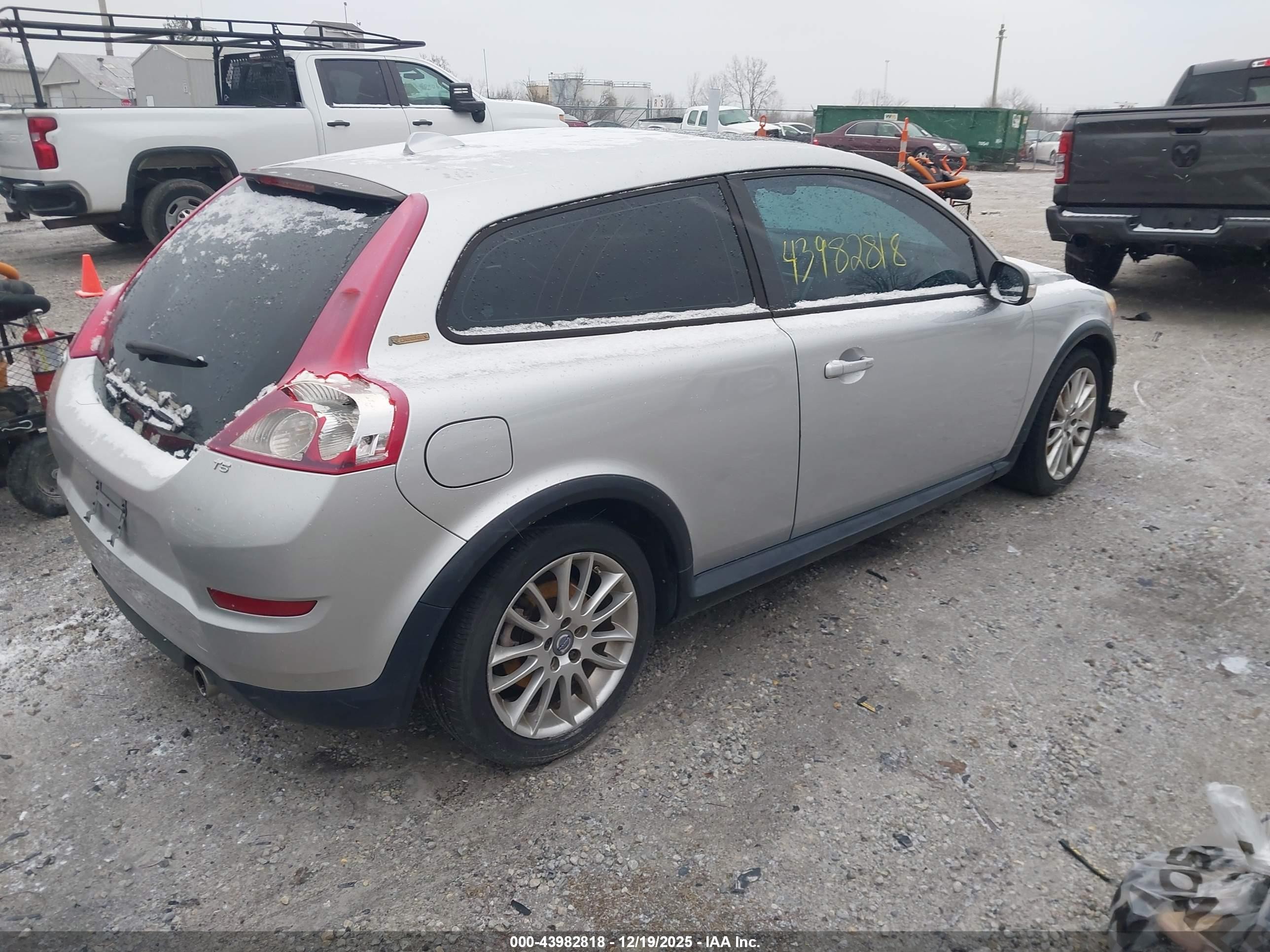 2011 Volvo C30 T5/t5 R-design Серебряный vin: YV1672MK7B2203627