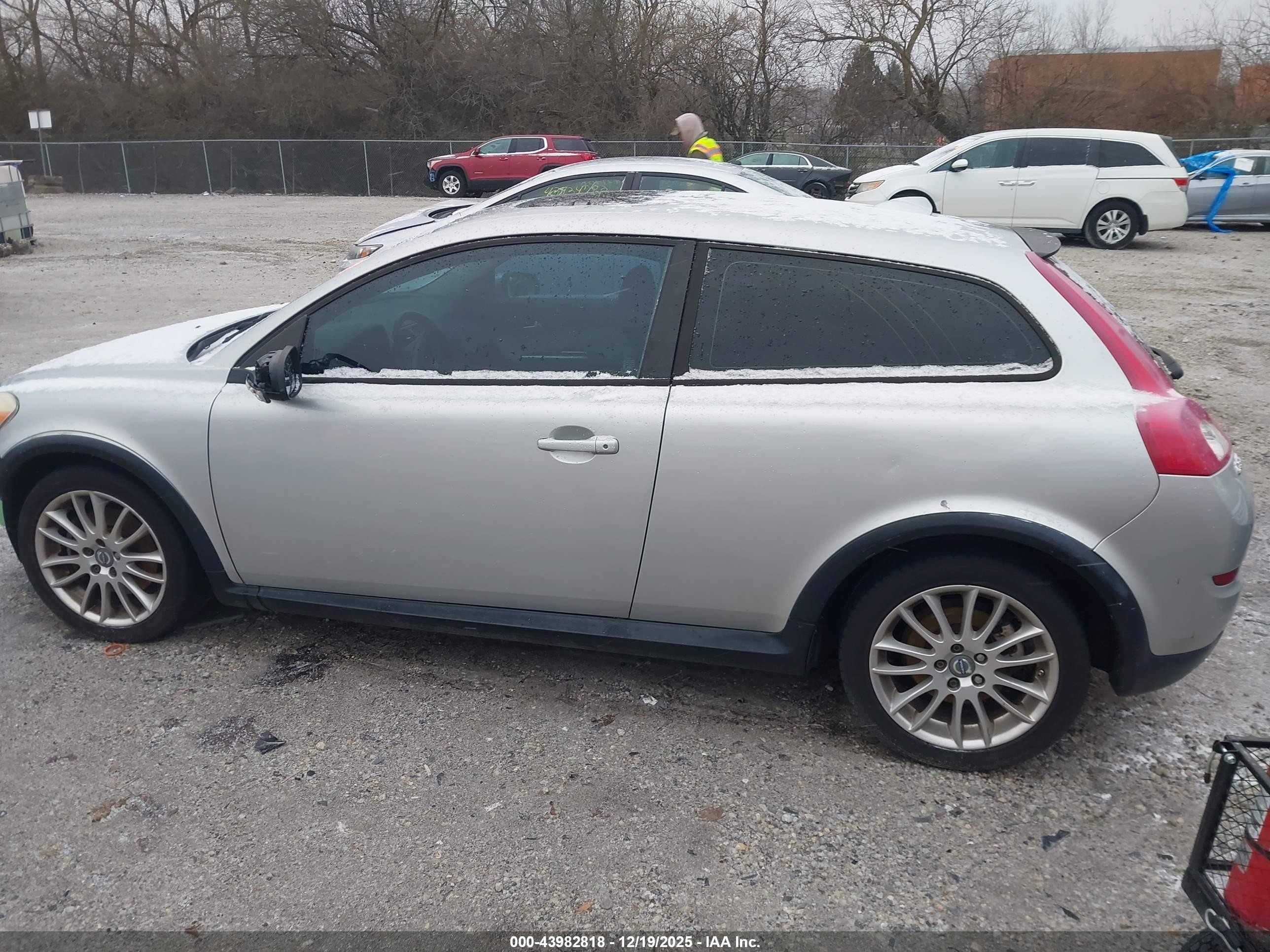 2011 Volvo C30 T5/t5 R-design Серебряный vin: YV1672MK7B2203627