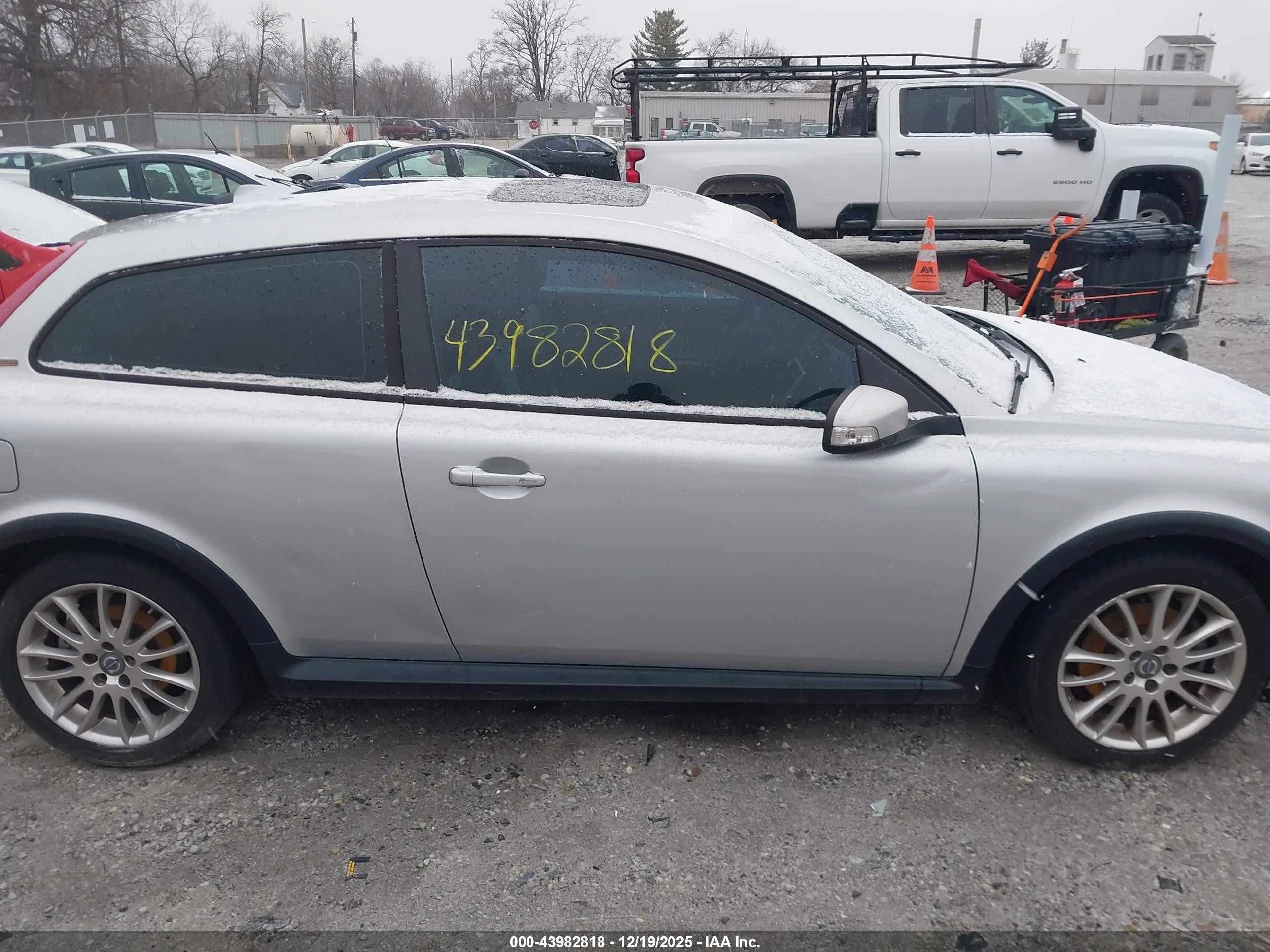 2011 Volvo C30 T5/t5 R-design Серебряный vin: YV1672MK7B2203627