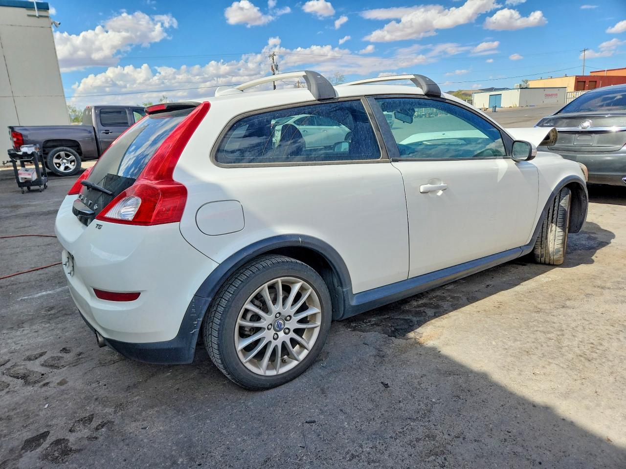 2011 Volvo C30 T5 White vin: YV1672MK8B2198406