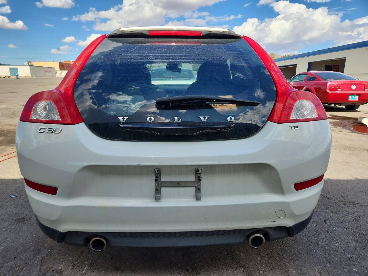 2011 Volvo C30 T5 White vin: YV1672MK8B2198406