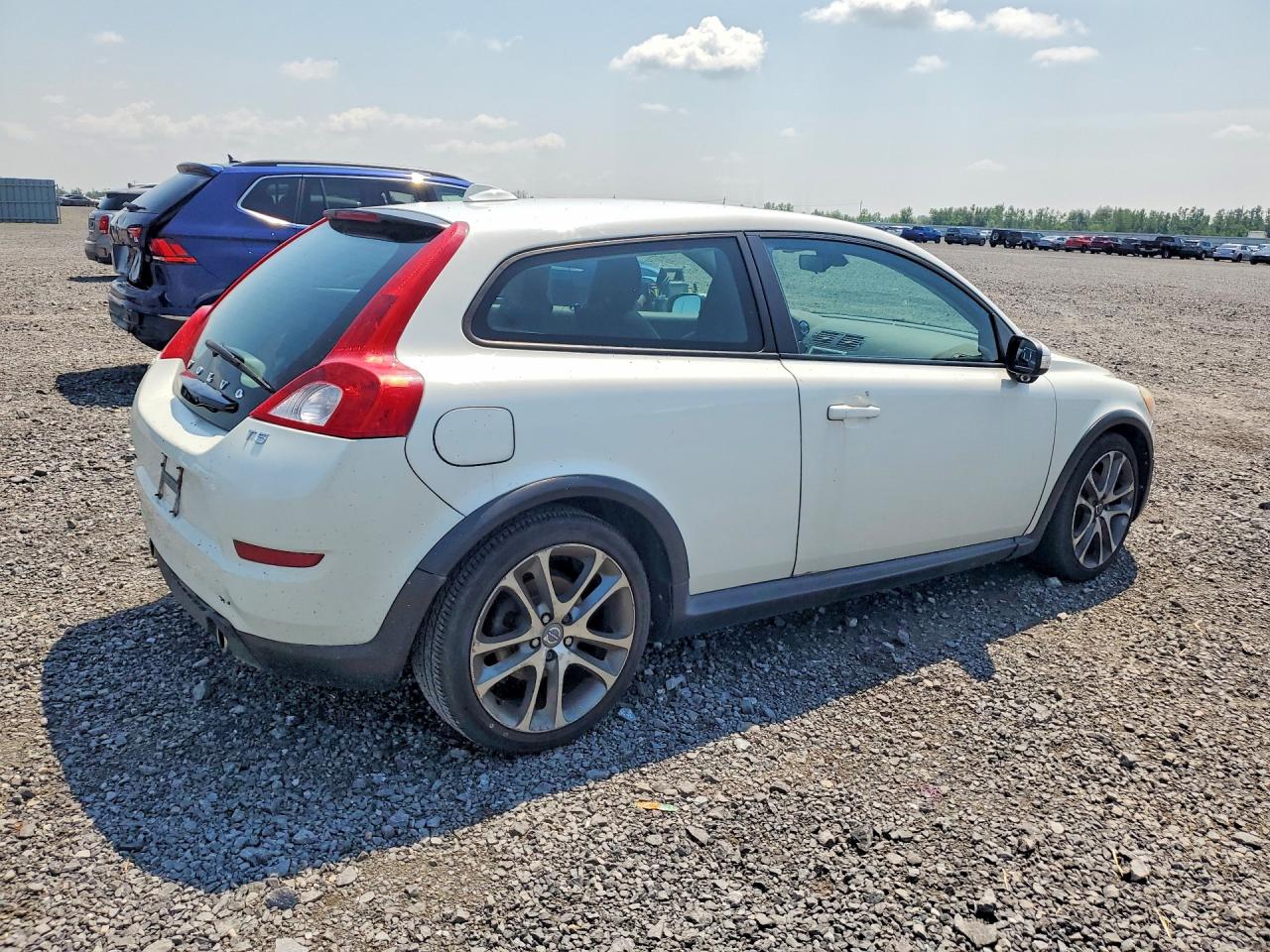 2012 Volvo C30 T5 White vin: YV1672MK8C2267113