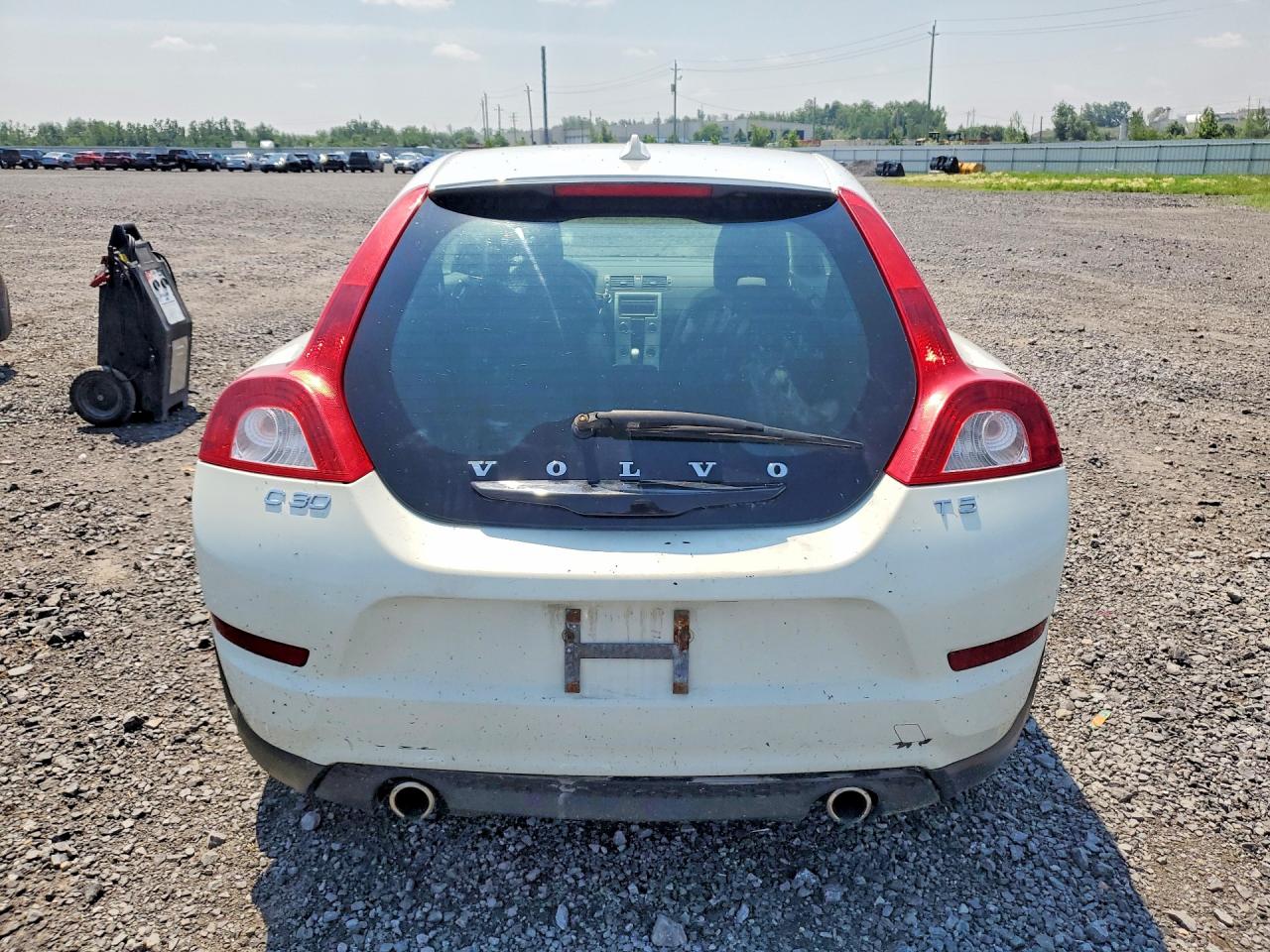 2012 Volvo C30 T5 White vin: YV1672MK8C2267113