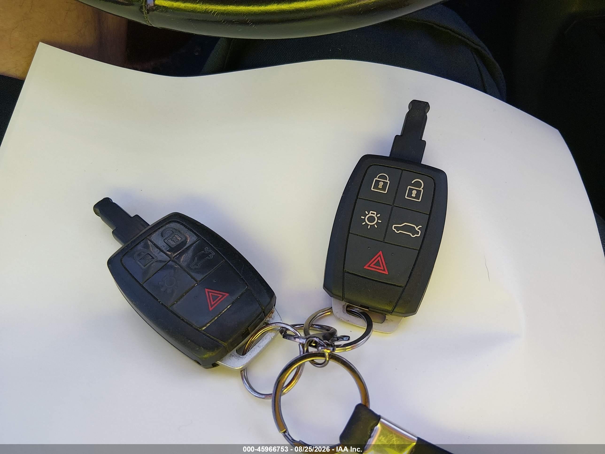 2012 Volvo C30 T5 Черный vin: YV1672MK8C2272294