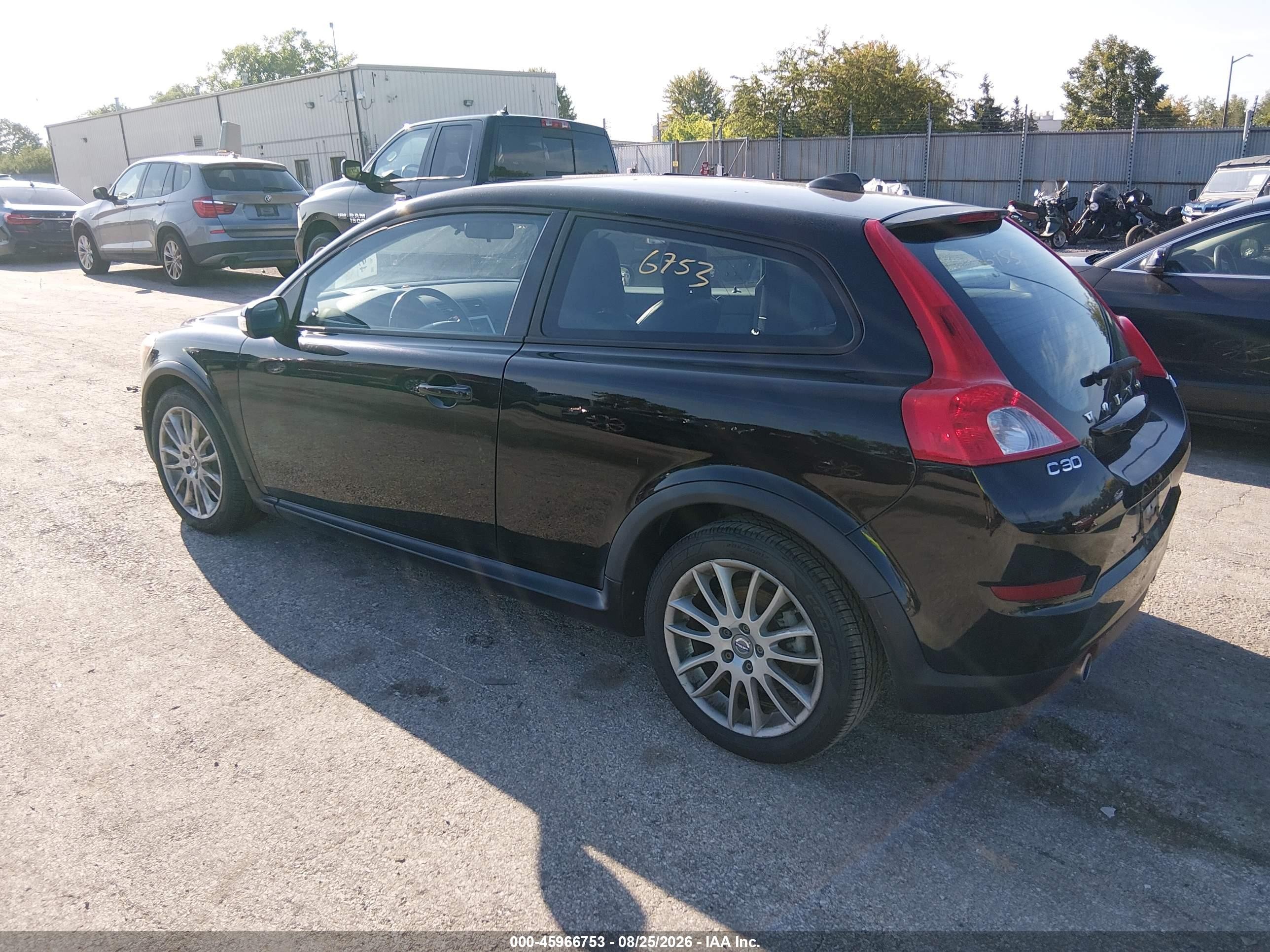 2012 Volvo C30 T5 Черный vin: YV1672MK8C2272294