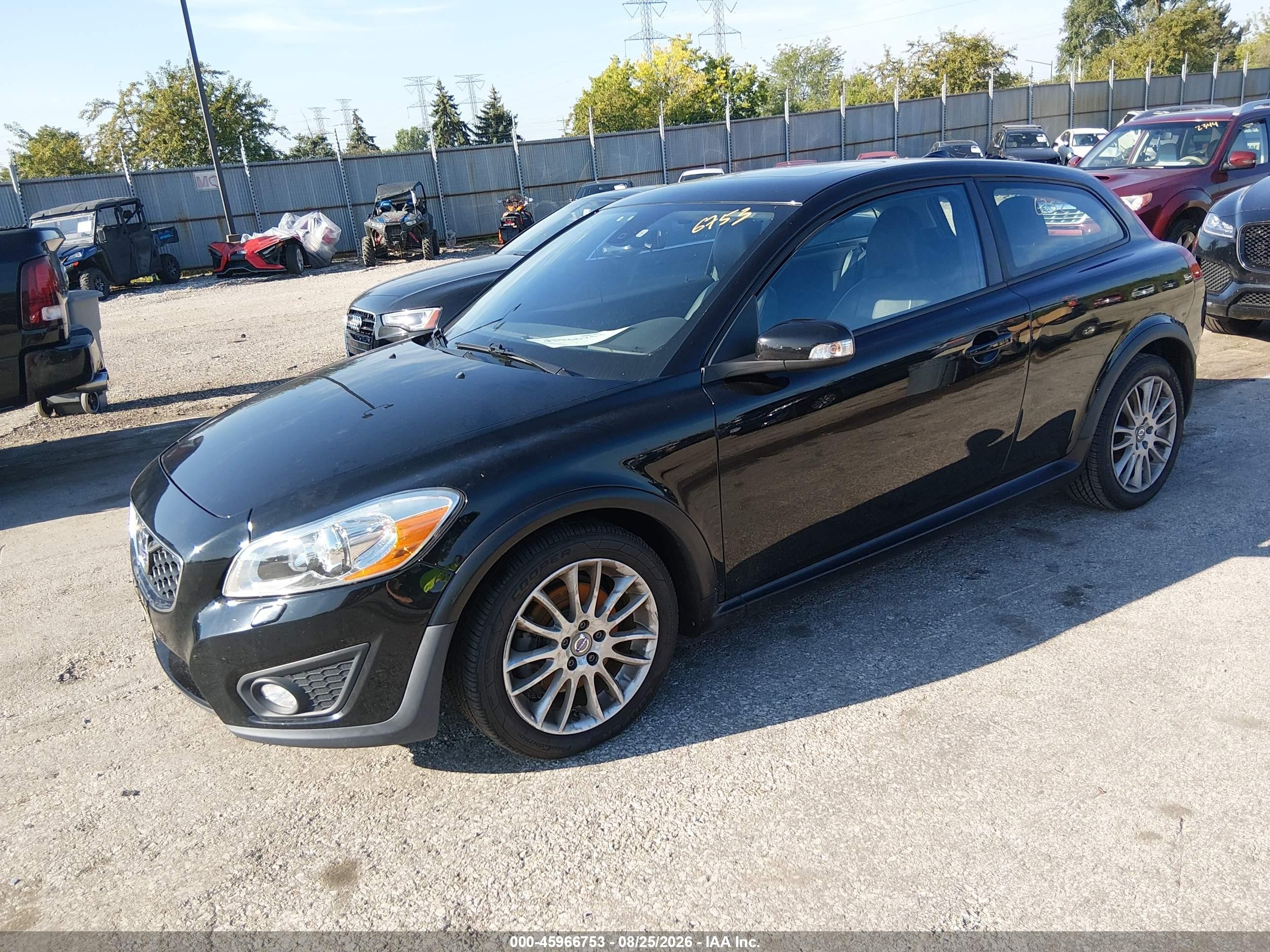 2012 Volvo C30 T5 Черный vin: YV1672MK8C2272294