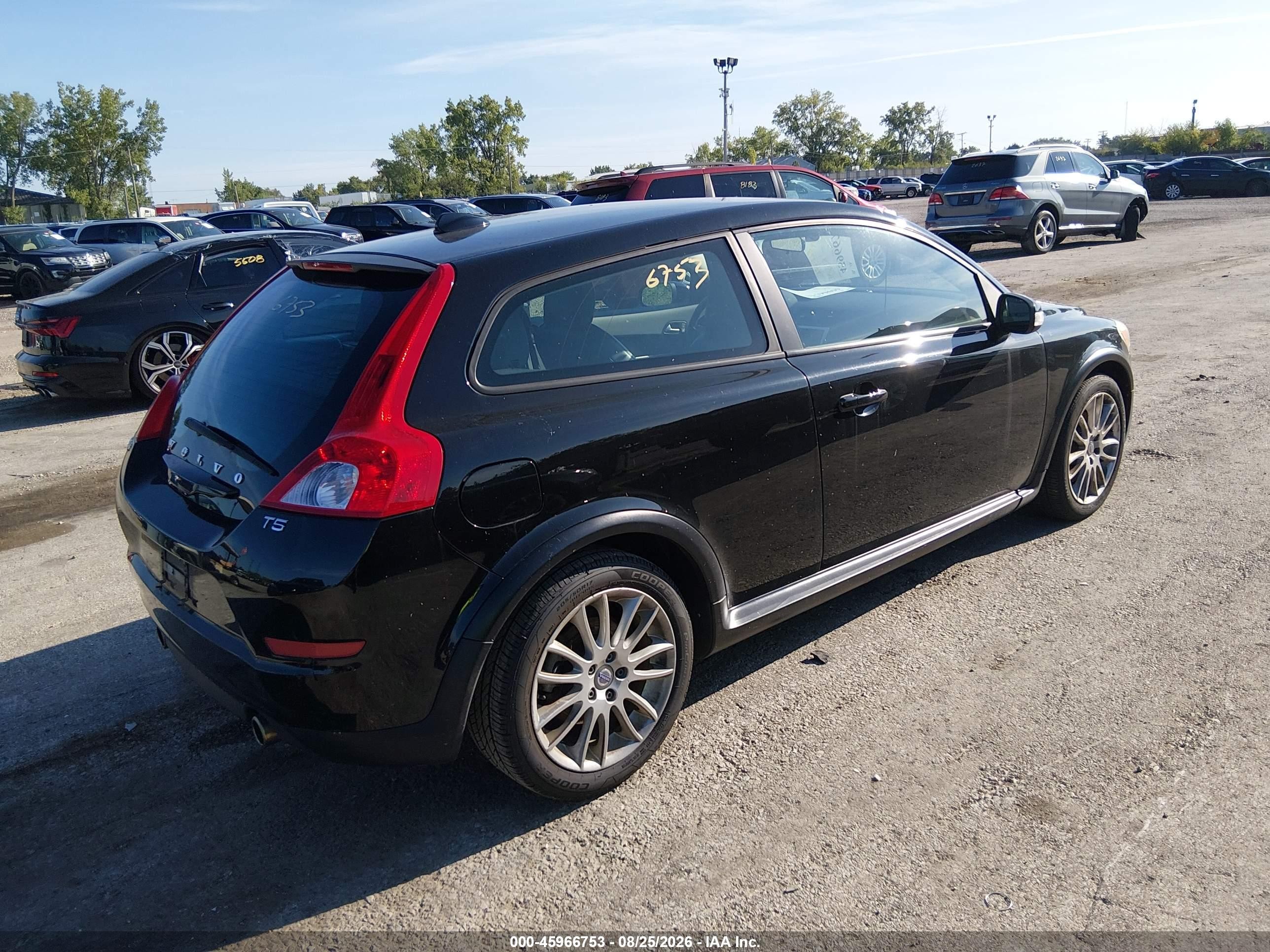 2012 Volvo C30 T5 Черный vin: YV1672MK8C2272294