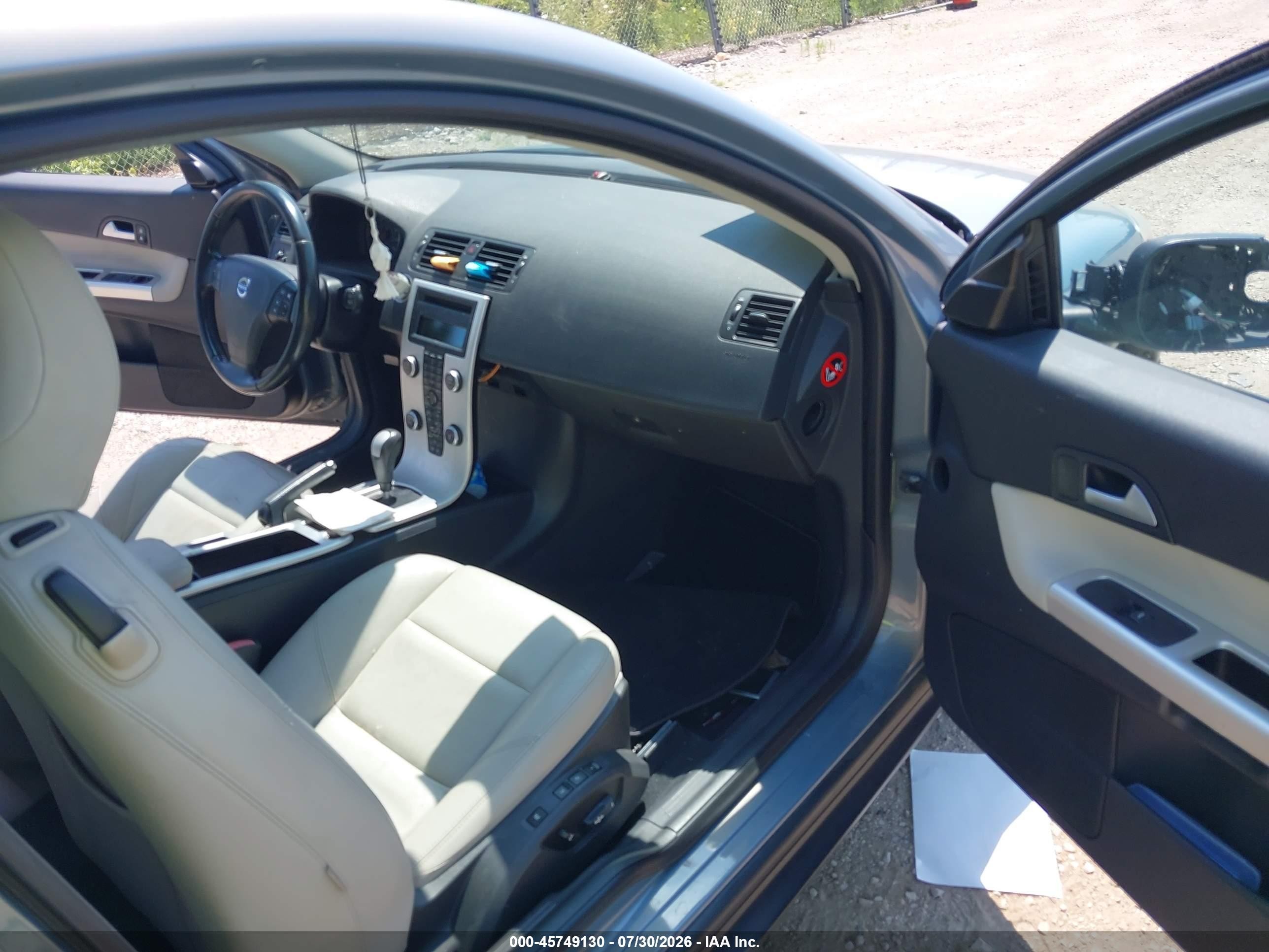 2012 Volvo C30 T5 Gray vin: YV1672MK8C2273039