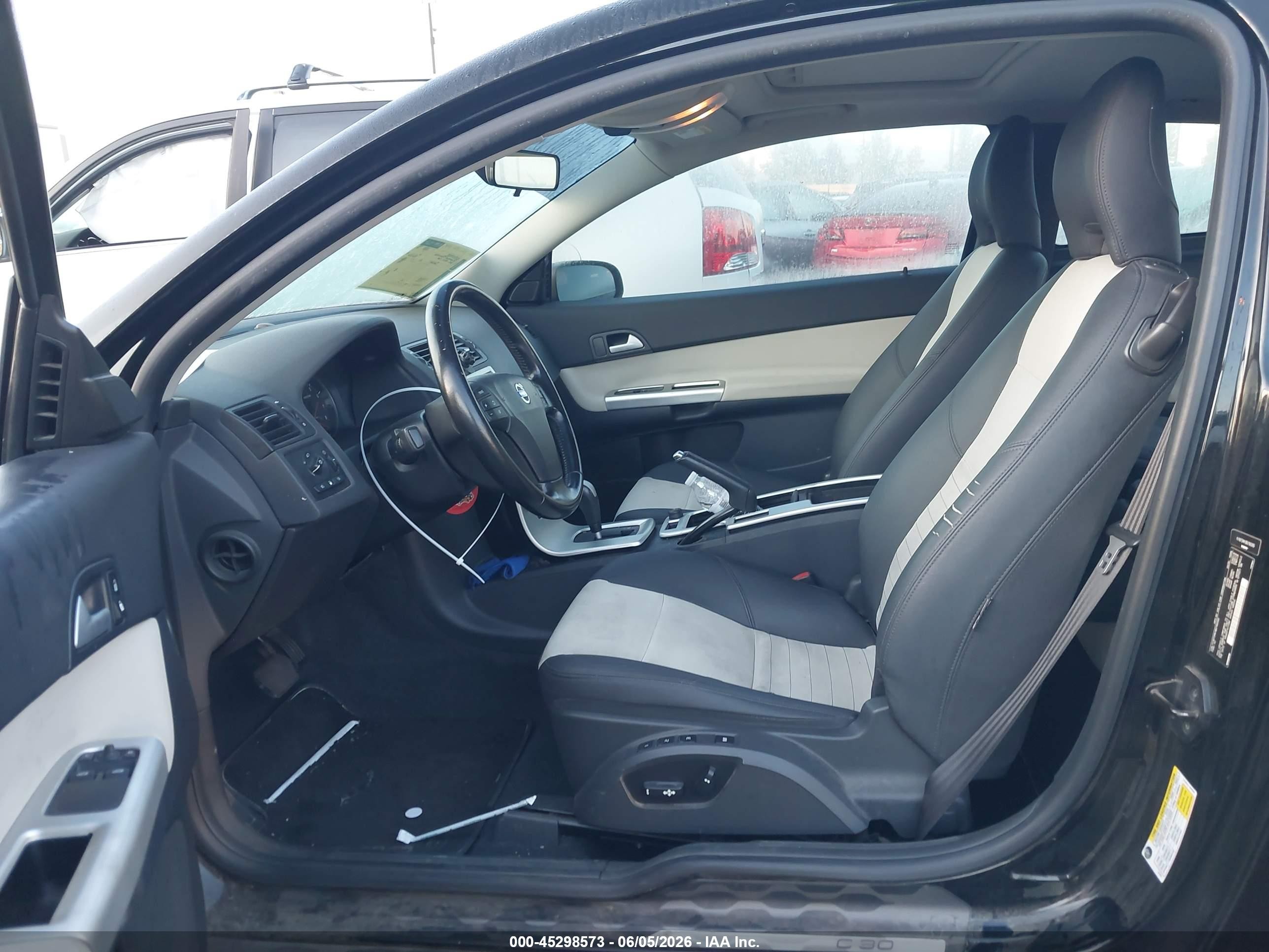 2011 Volvo C30 T5/t5 R-design Black vin: YV1672MK9B2190265