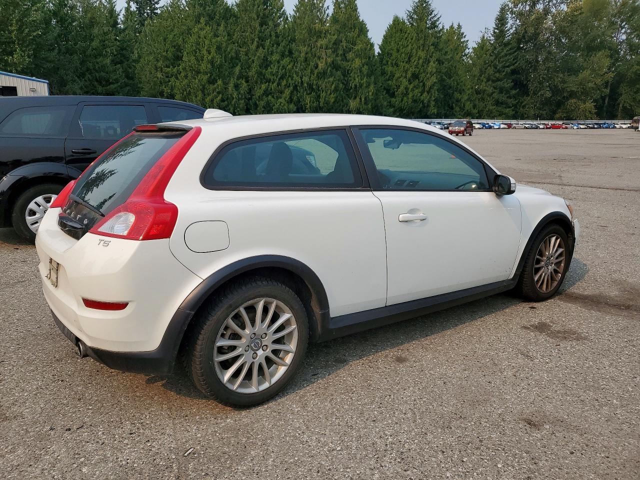 2011 Volvo C30 T5 White vin: YV1672MK9B2222860