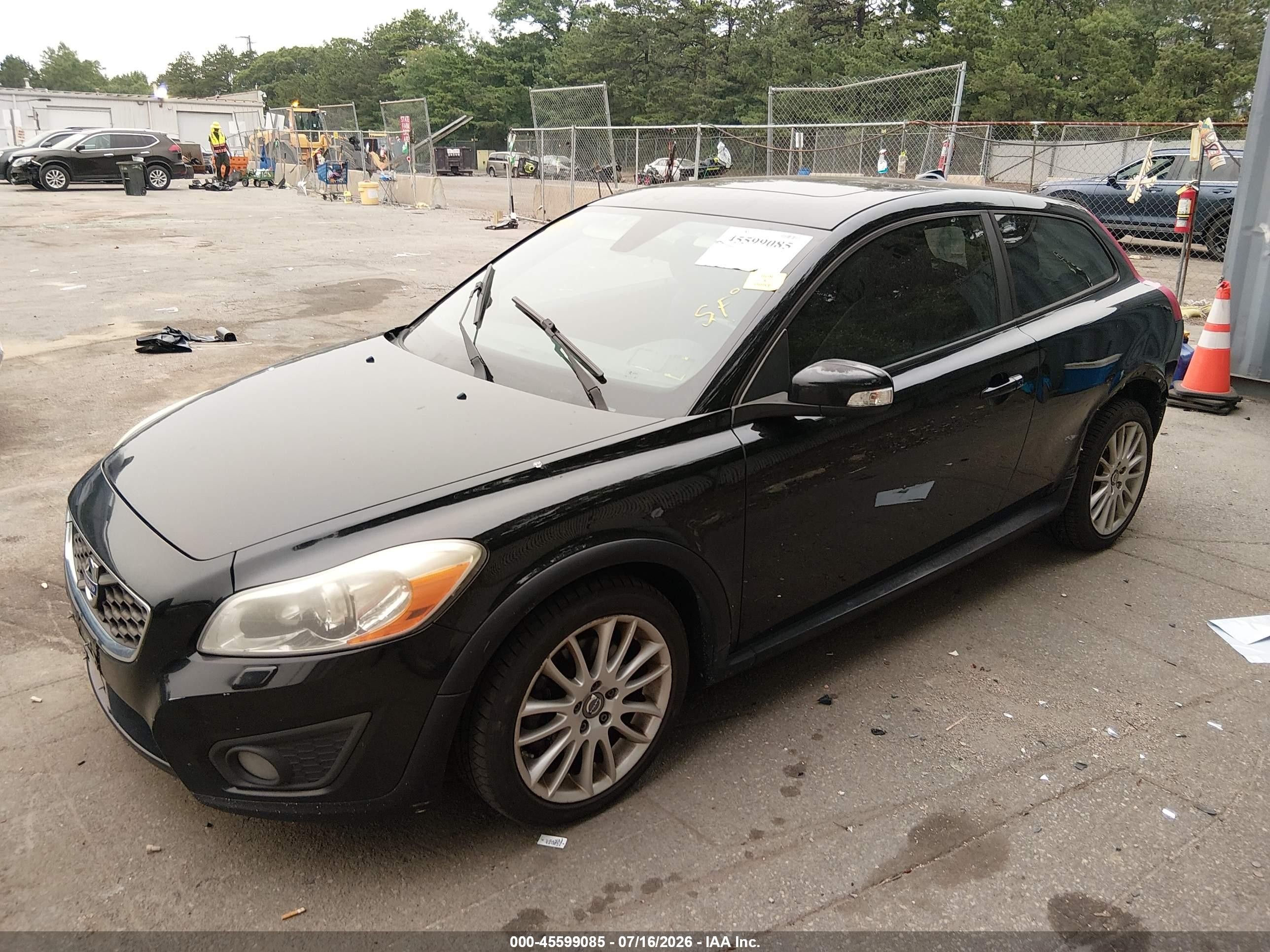 2011 Volvo C30 R-design/t5 (retail Only) Black vin: YV1672MK9B2223703