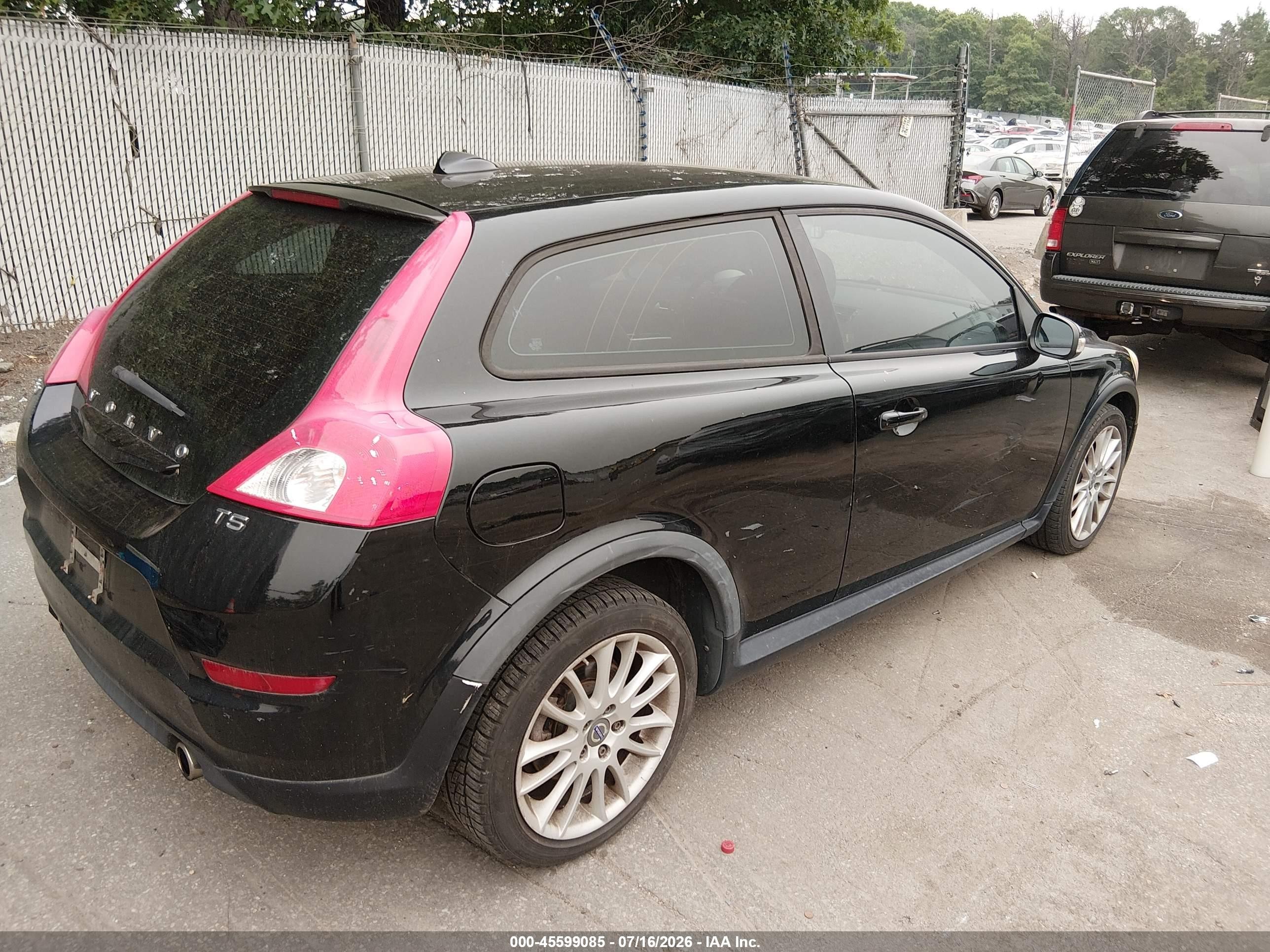 2011 Volvo C30 R-design/t5 (retail Only) Black vin: YV1672MK9B2223703