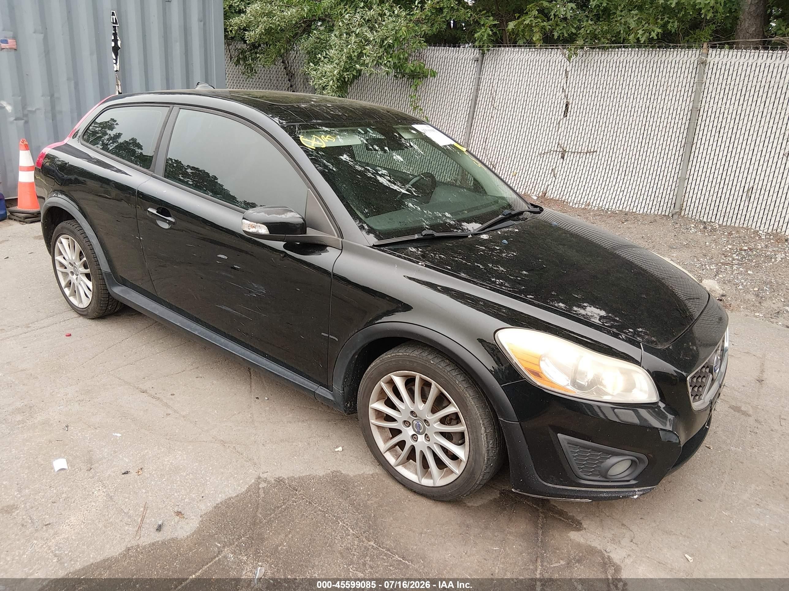 2011 Volvo C30 R-design/t5 (retail Only) Black vin: YV1672MK9B2223703