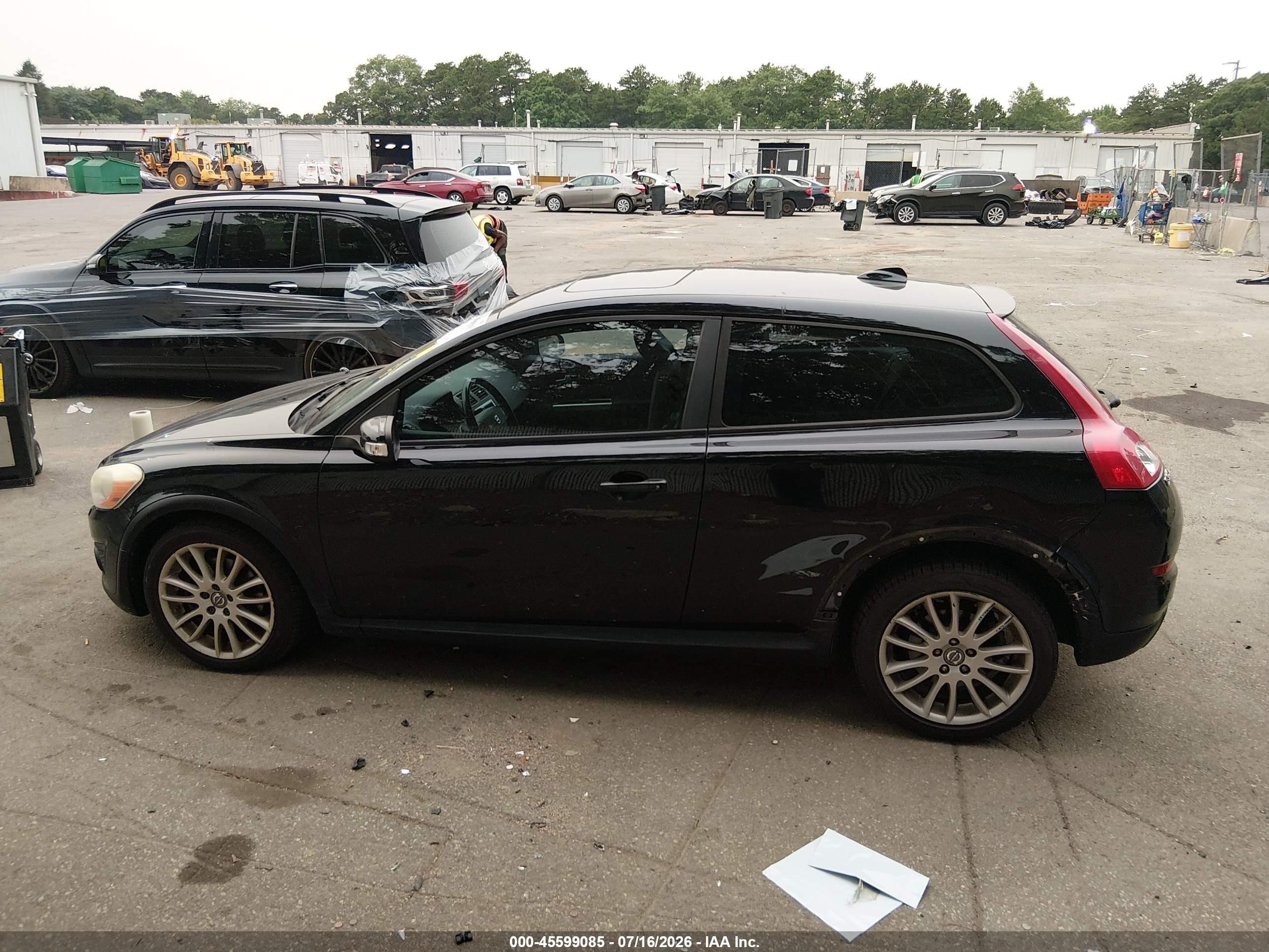 2011 Volvo C30 R-design/t5 (retail Only) Black vin: YV1672MK9B2223703