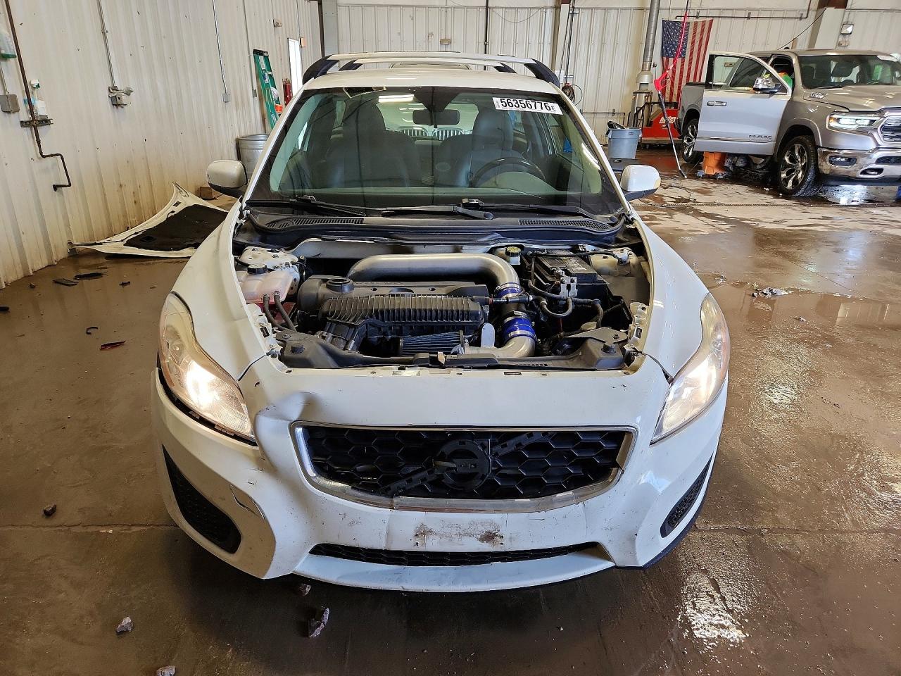 2011 Volvo C30 T5 Белый vin: YV1672MK9B2239187
