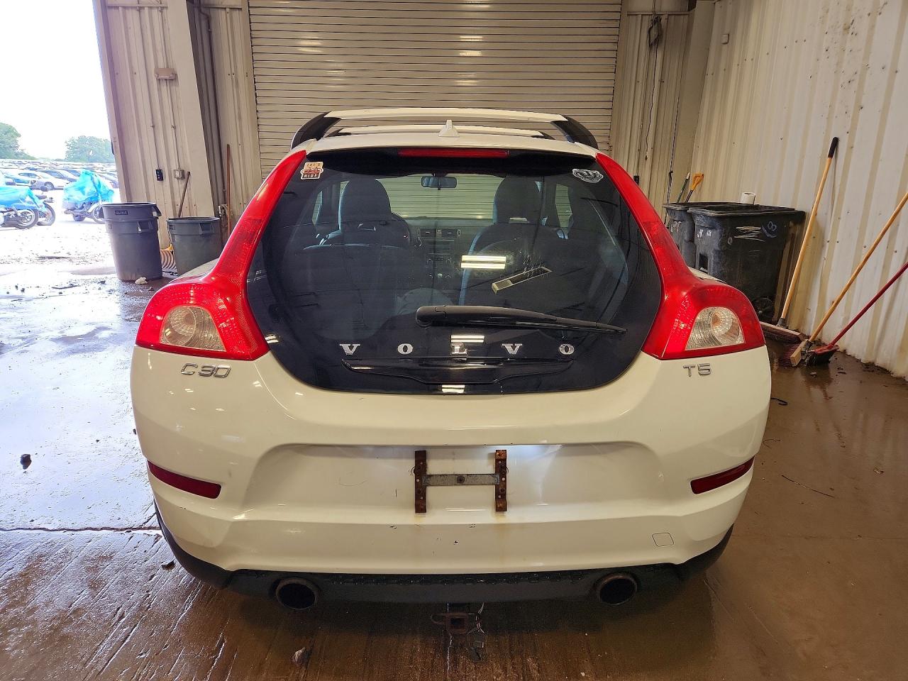 2011 Volvo C30 T5 Белый vin: YV1672MK9B2239187