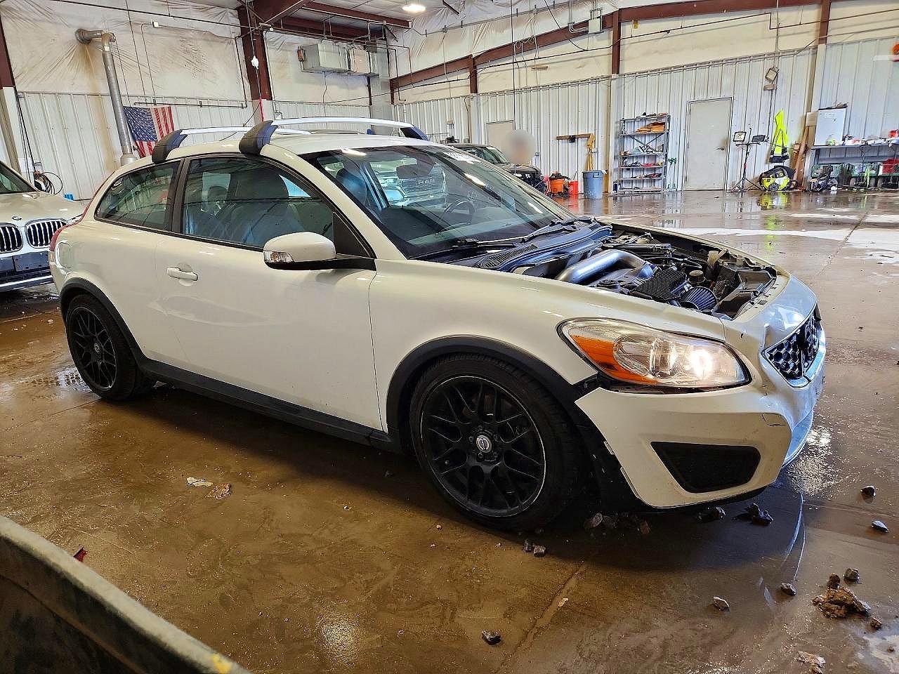 2011 Volvo C30 T5 Белый vin: YV1672MK9B2239187