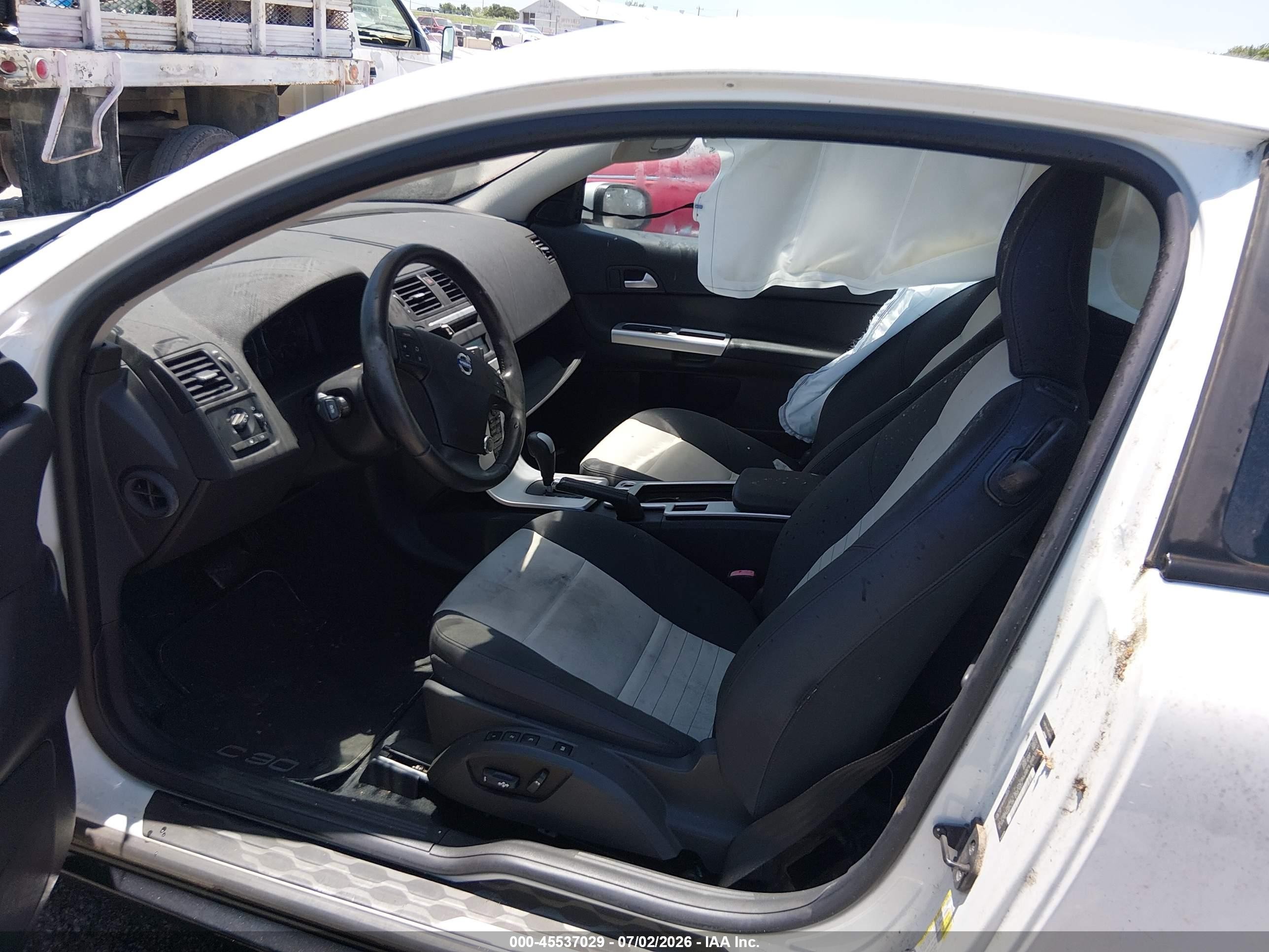 2012 Volvo C30 T5 White vin: YV1672MK9C2265371