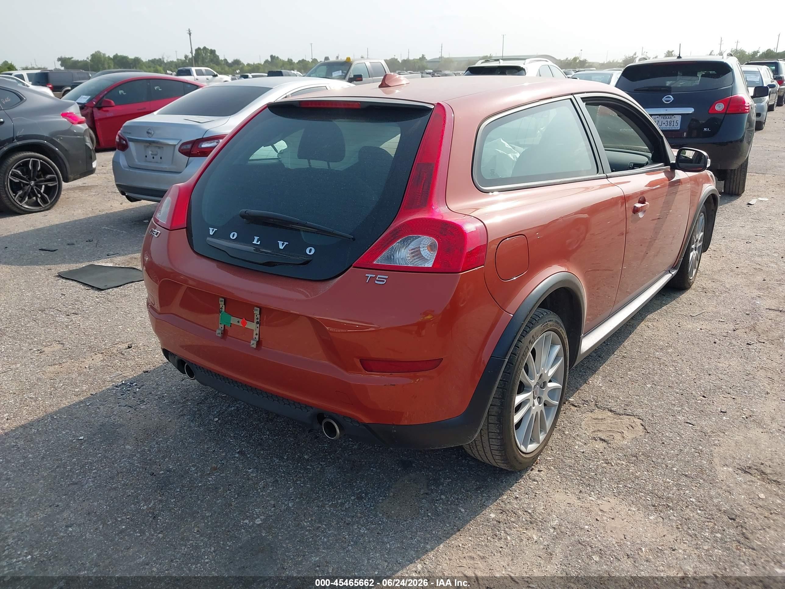 2012 Volvo C30 Platinum/premier Plus/r-design/r-design Platinum/r-design Premier Plus/t5 Orange vin: YV1672MK9C2285362