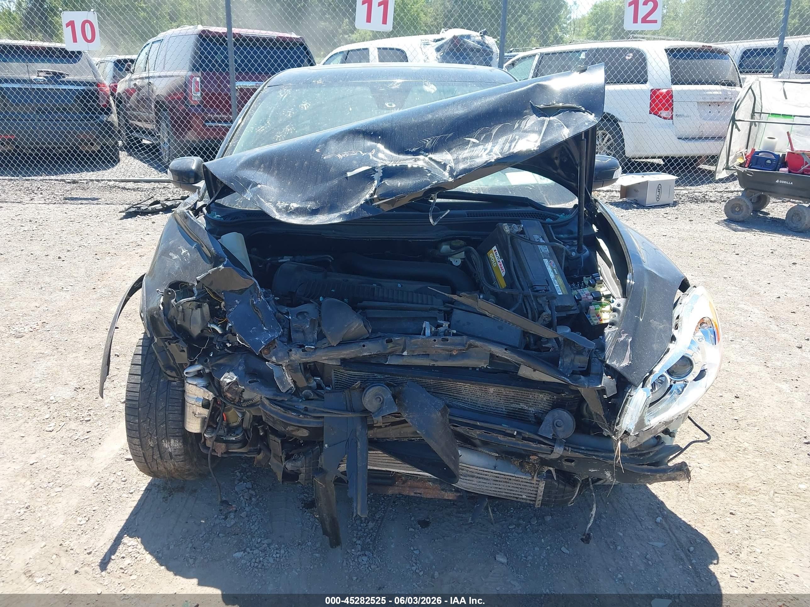 2011 Volvo C30   Черный vin: YV1672MKXB2224052
