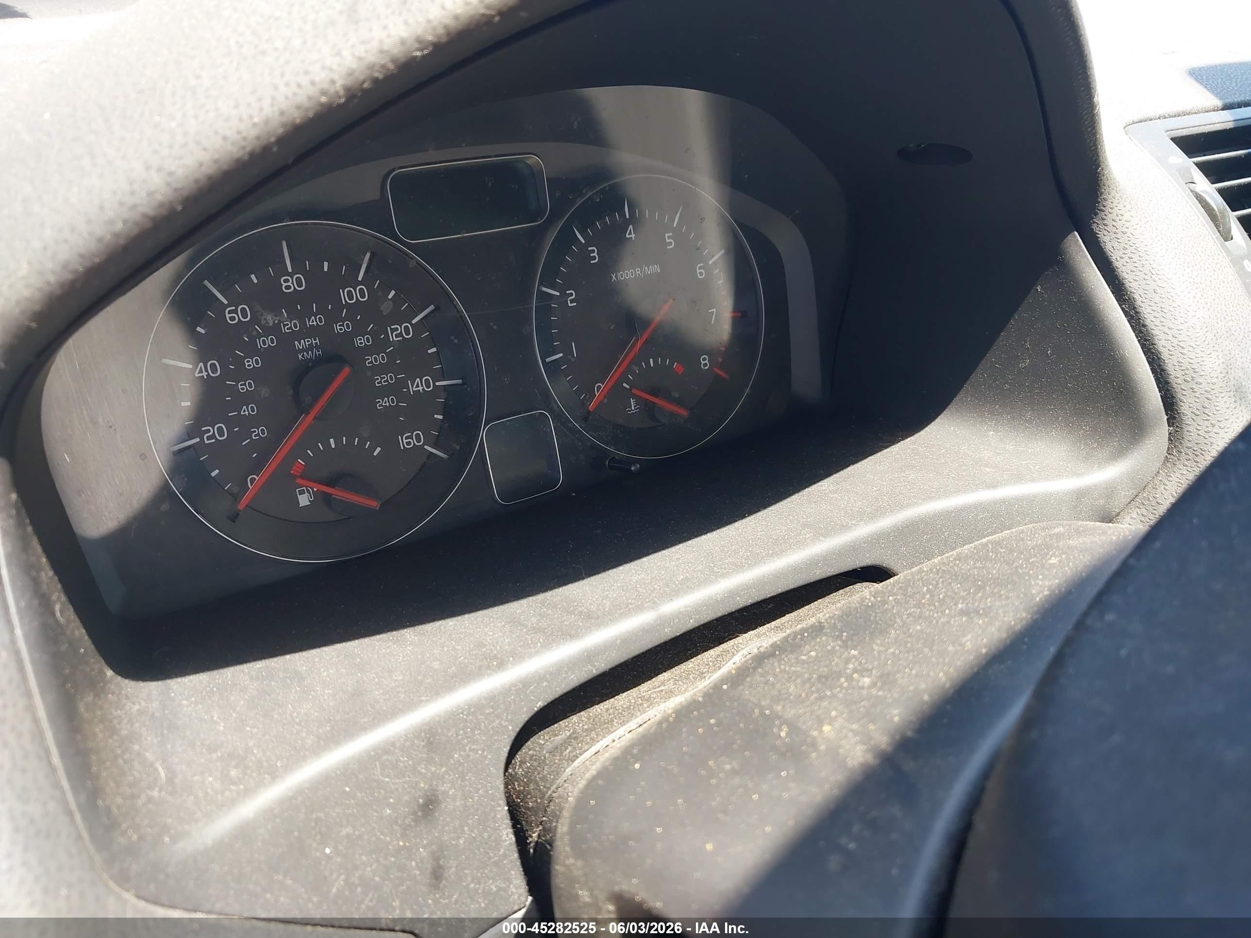 2011 Volvo C30   Черный vin: YV1672MKXB2224052