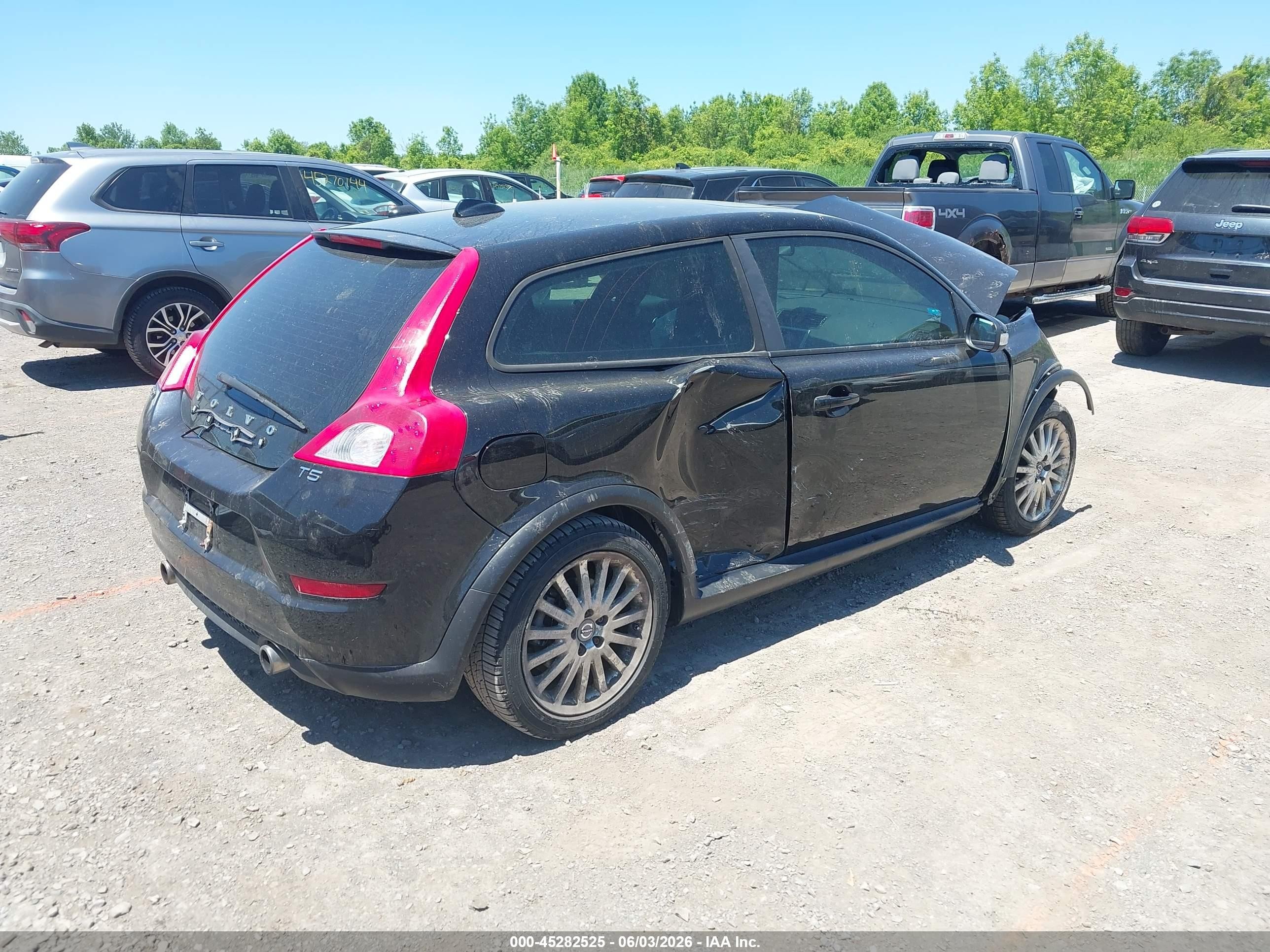 2011 Volvo C30   Черный vin: YV1672MKXB2224052