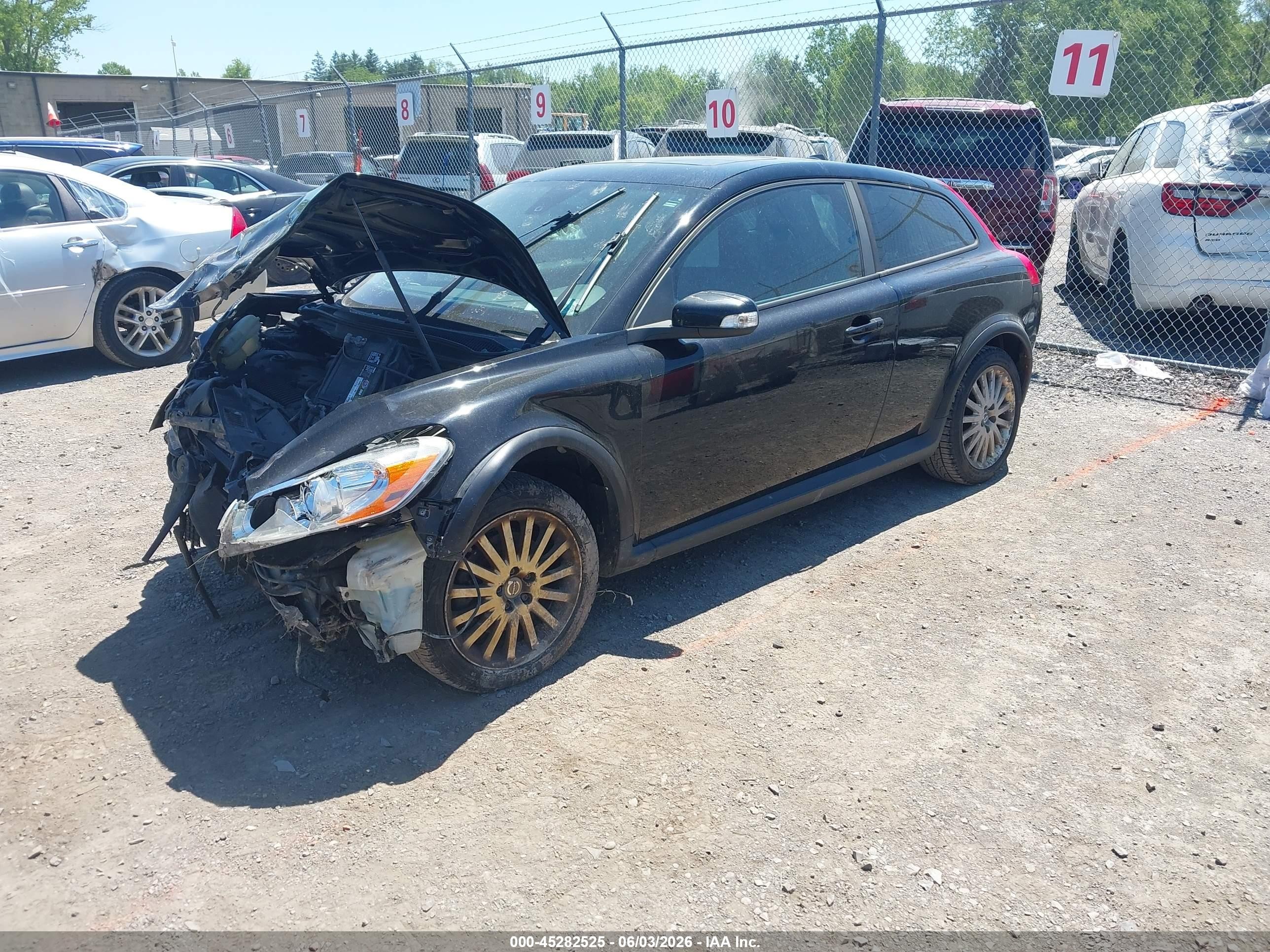 2011 Volvo C30   Черный vin: YV1672MKXB2224052