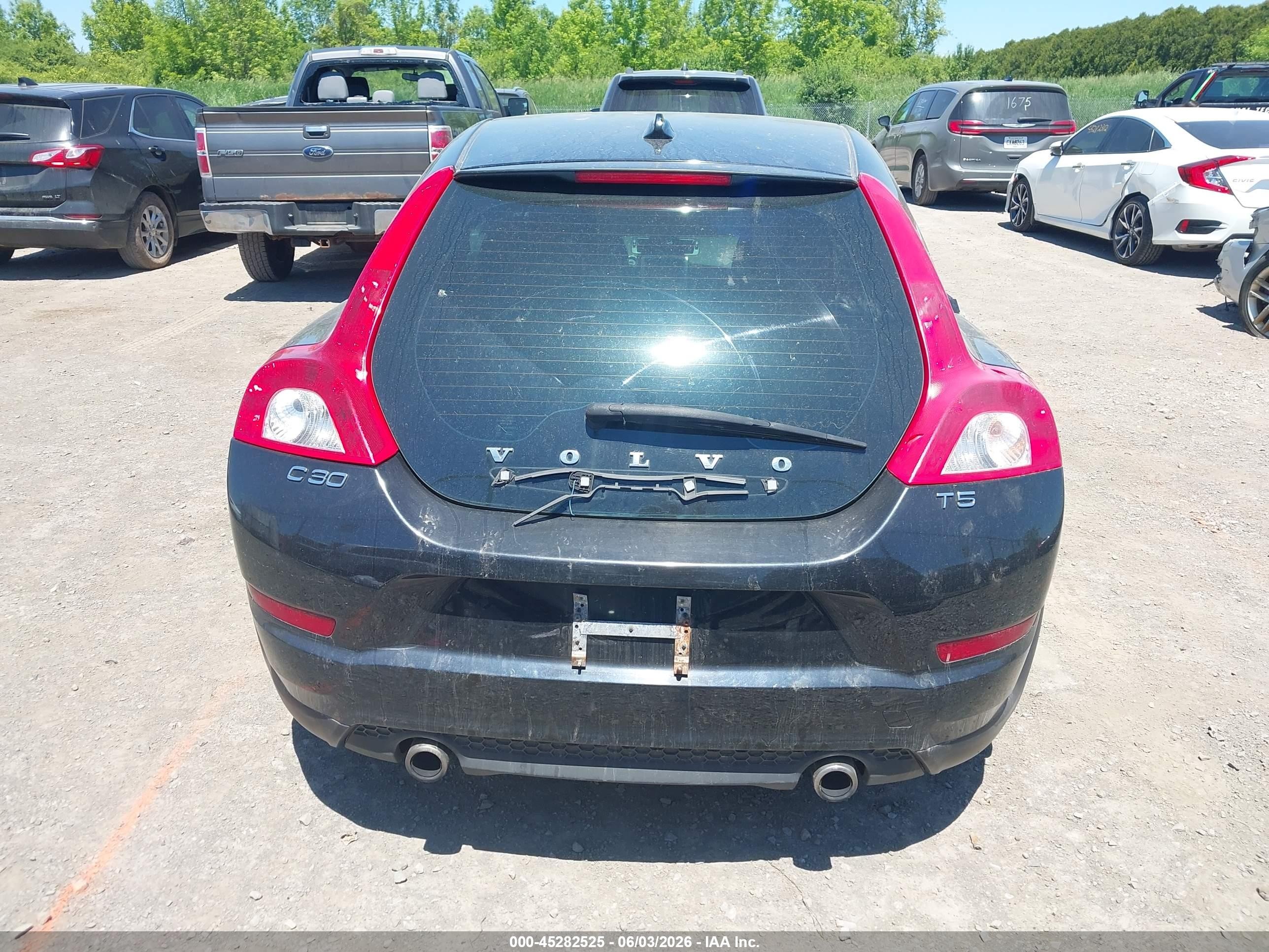 2011 Volvo C30   Черный vin: YV1672MKXB2224052