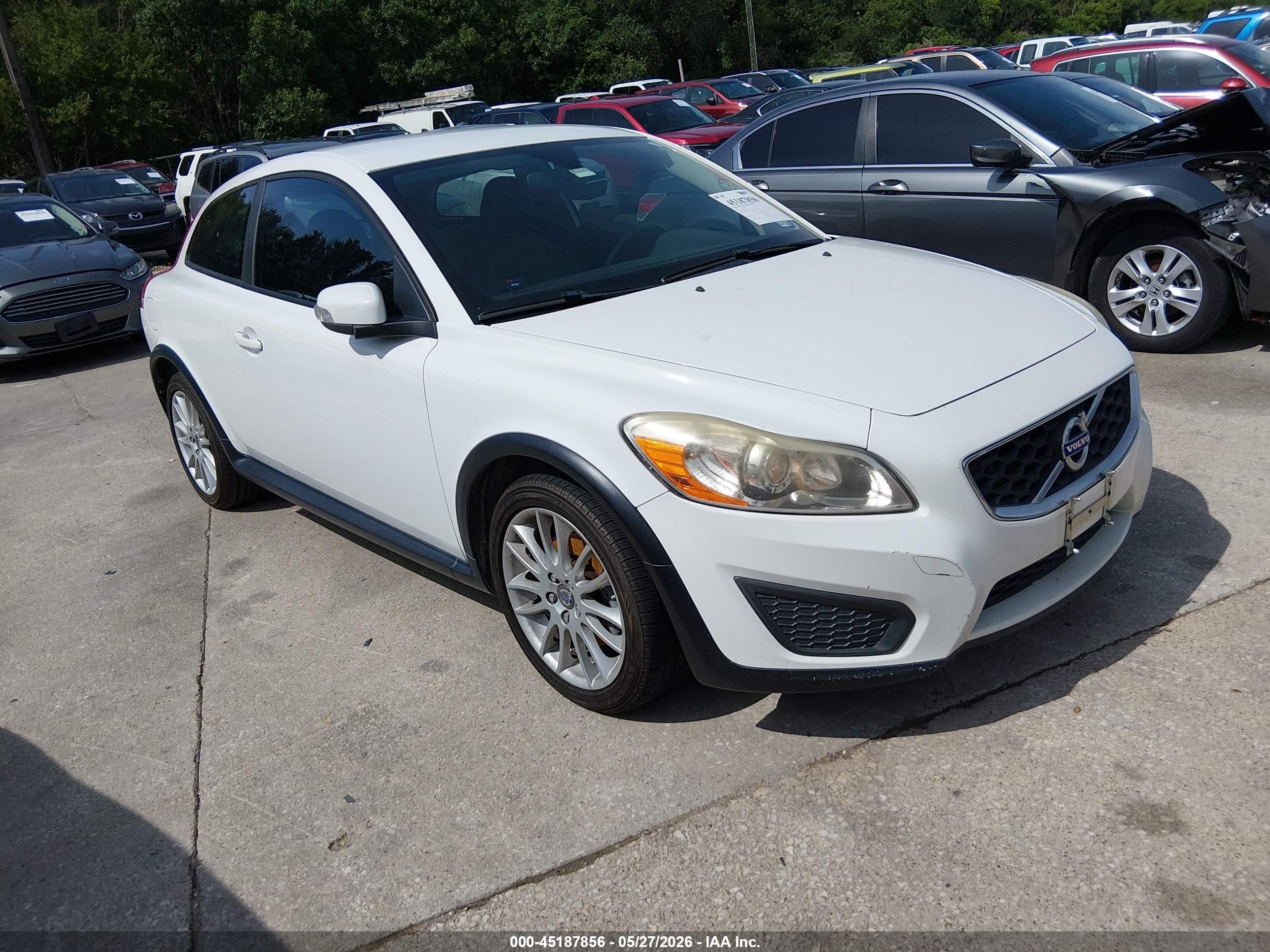 2012 Volvo C30 T5/t5 Platinum/t5 Premier Plus/t5 R-design/t5 R-design Platinum/t5 R-design Premier Plus White vin: YV1672MKXC2286326