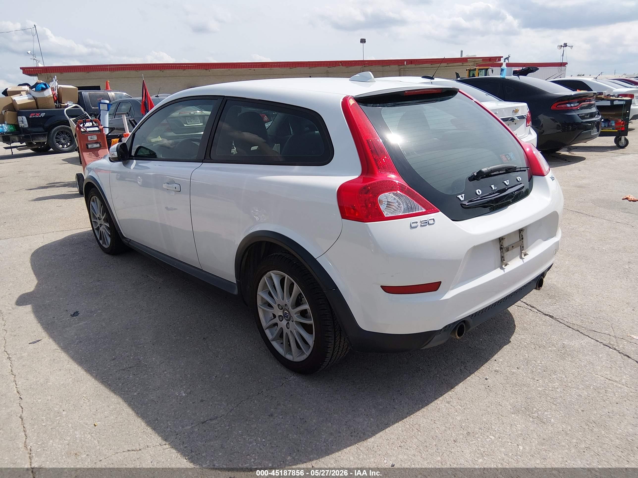 2012 Volvo C30 T5/t5 Platinum/t5 Premier Plus/t5 R-design/t5 R-design Platinum/t5 R-design Premier Plus White vin: YV1672MKXC2286326