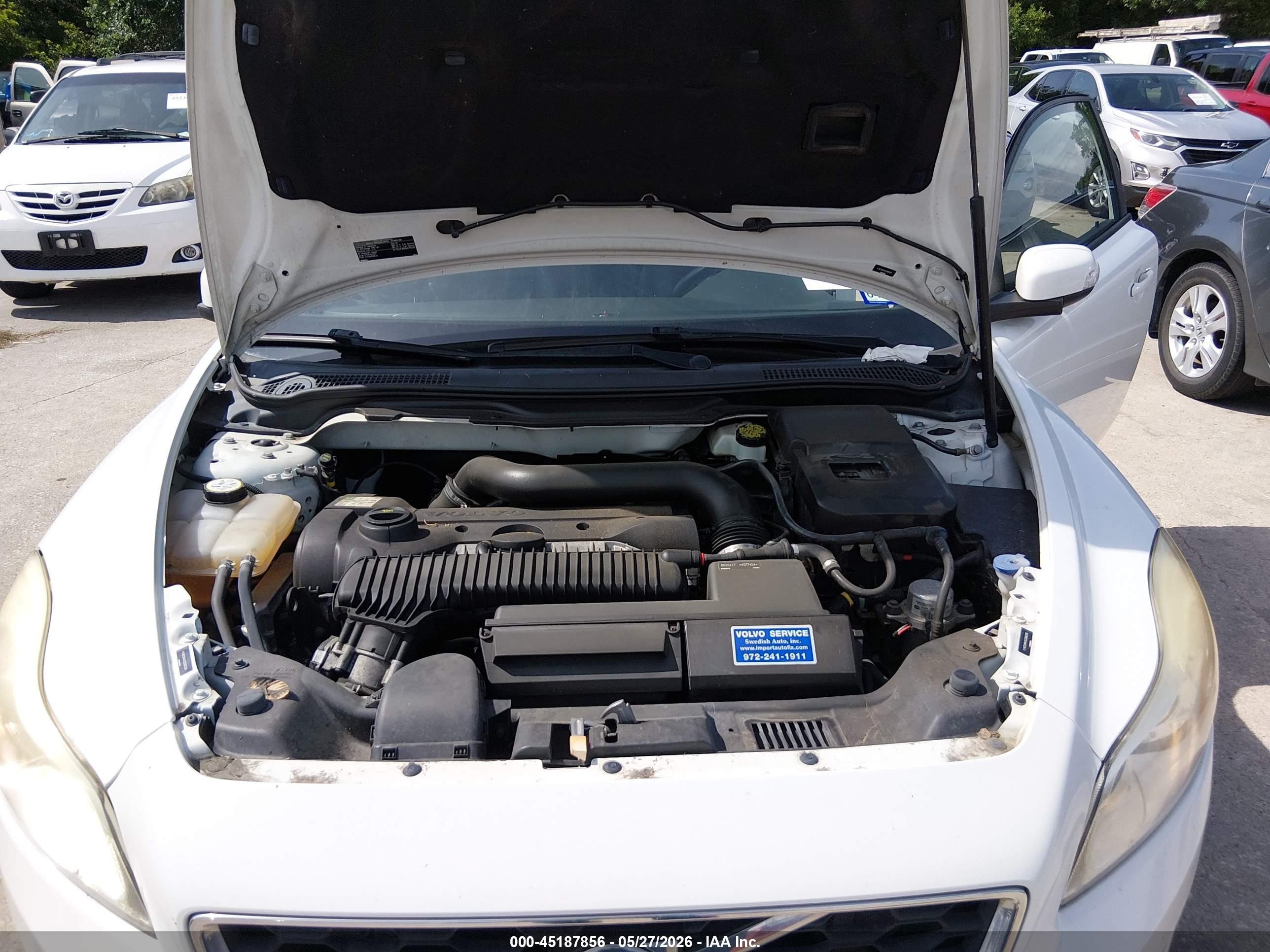 2012 Volvo C30 T5/t5 Platinum/t5 Premier Plus/t5 R-design/t5 R-design Platinum/t5 R-design Premier Plus White vin: YV1672MKXC2286326