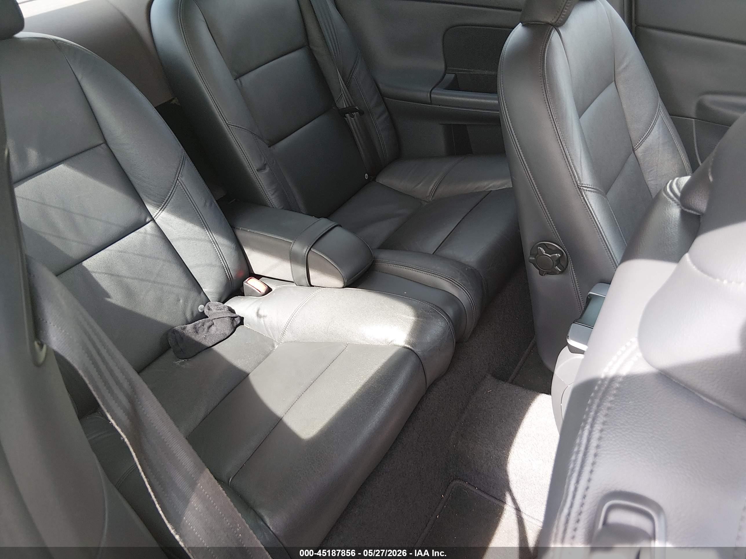 2012 Volvo C30 T5/t5 Platinum/t5 Premier Plus/t5 R-design/t5 R-design Platinum/t5 R-design Premier Plus White vin: YV1672MKXC2286326