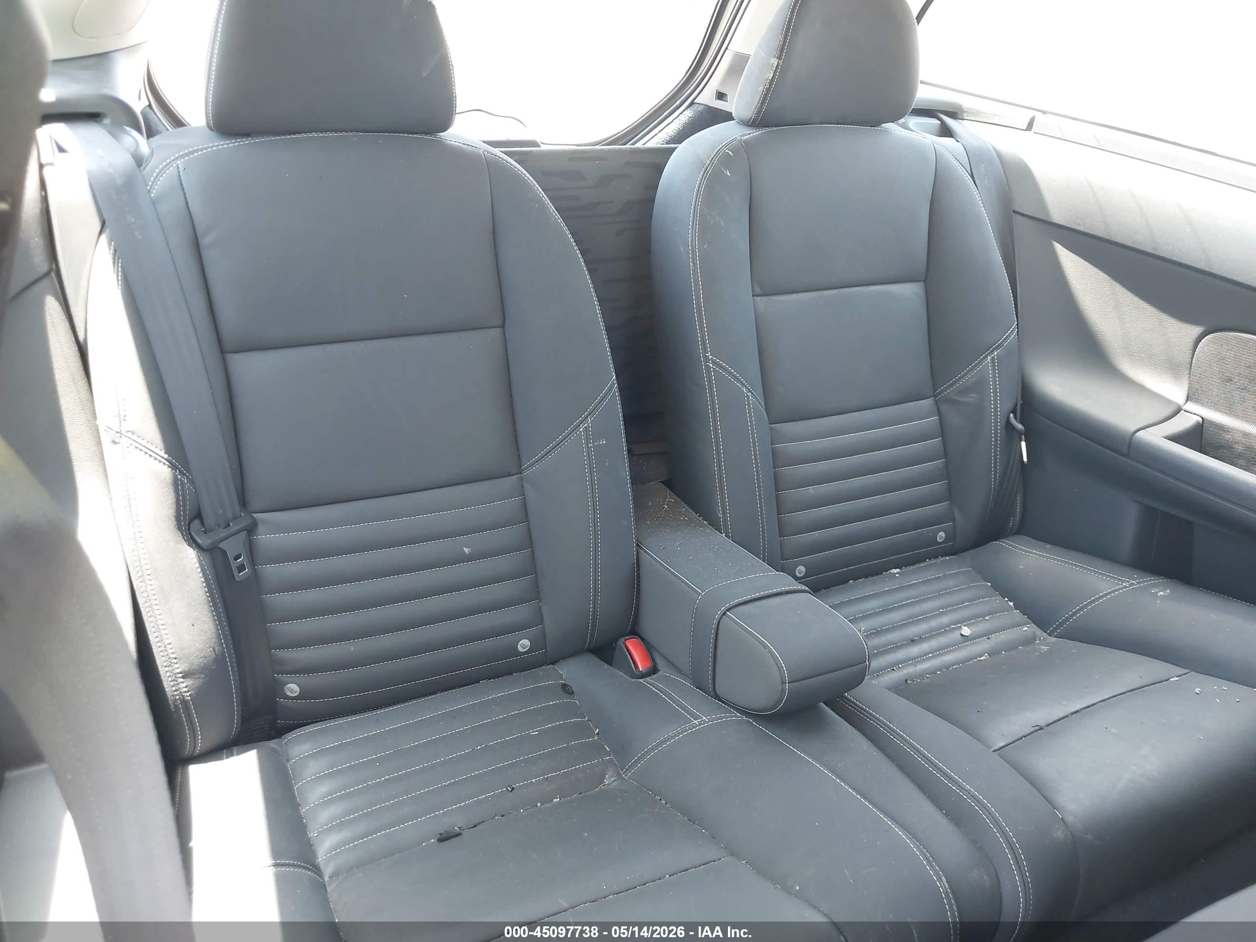 2013 Volvo C30 T5/t5 Platinum/t5 Premier/t5 Premier Plus/t5 R-design/t5 R-design Platinum/t5 R-design Premier Белый vin: YV1672MKXD2302168