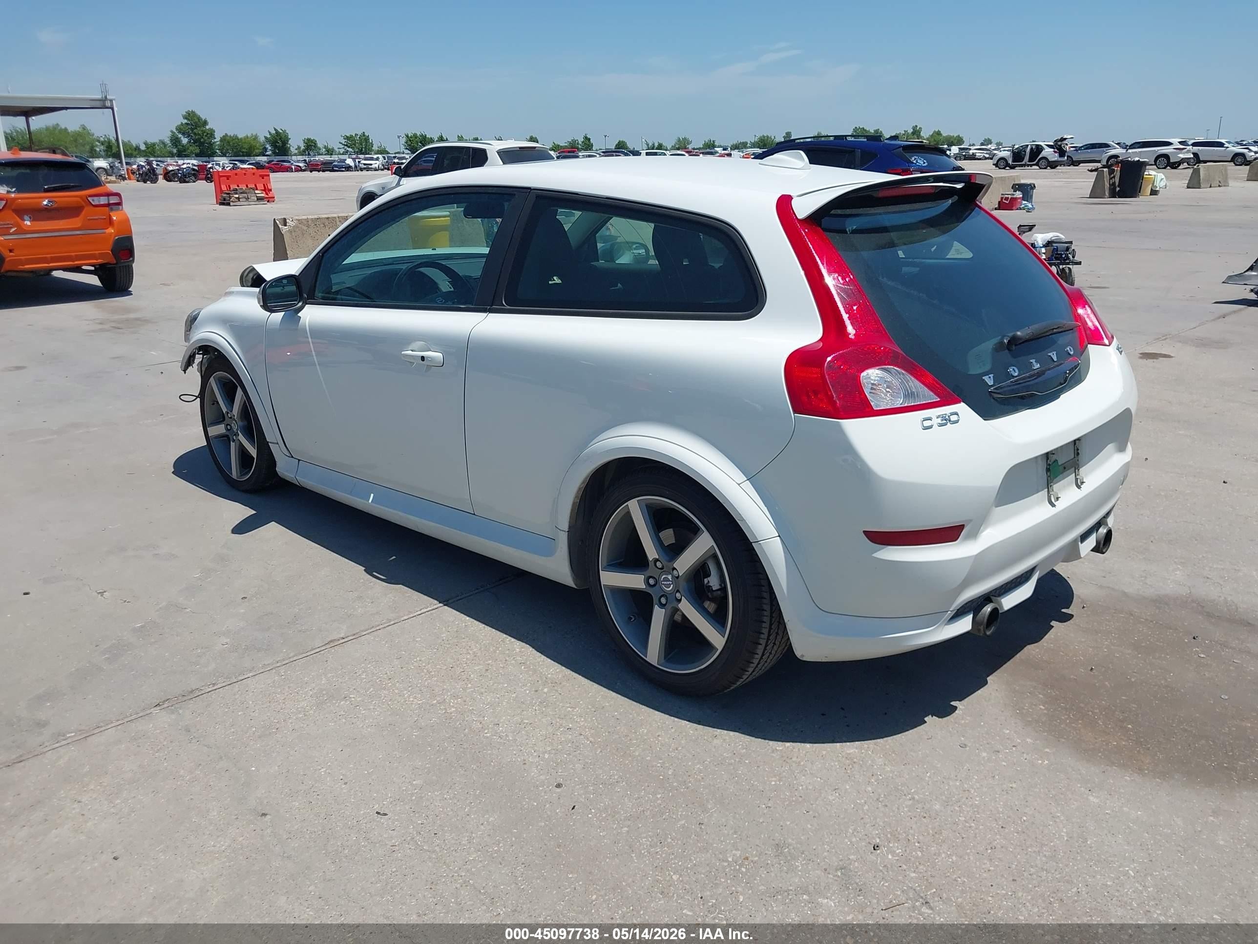 2013 Volvo C30 T5/t5 Platinum/t5 Premier/t5 Premier Plus/t5 R-design/t5 R-design Platinum/t5 R-design Premier Белый vin: YV1672MKXD2302168
