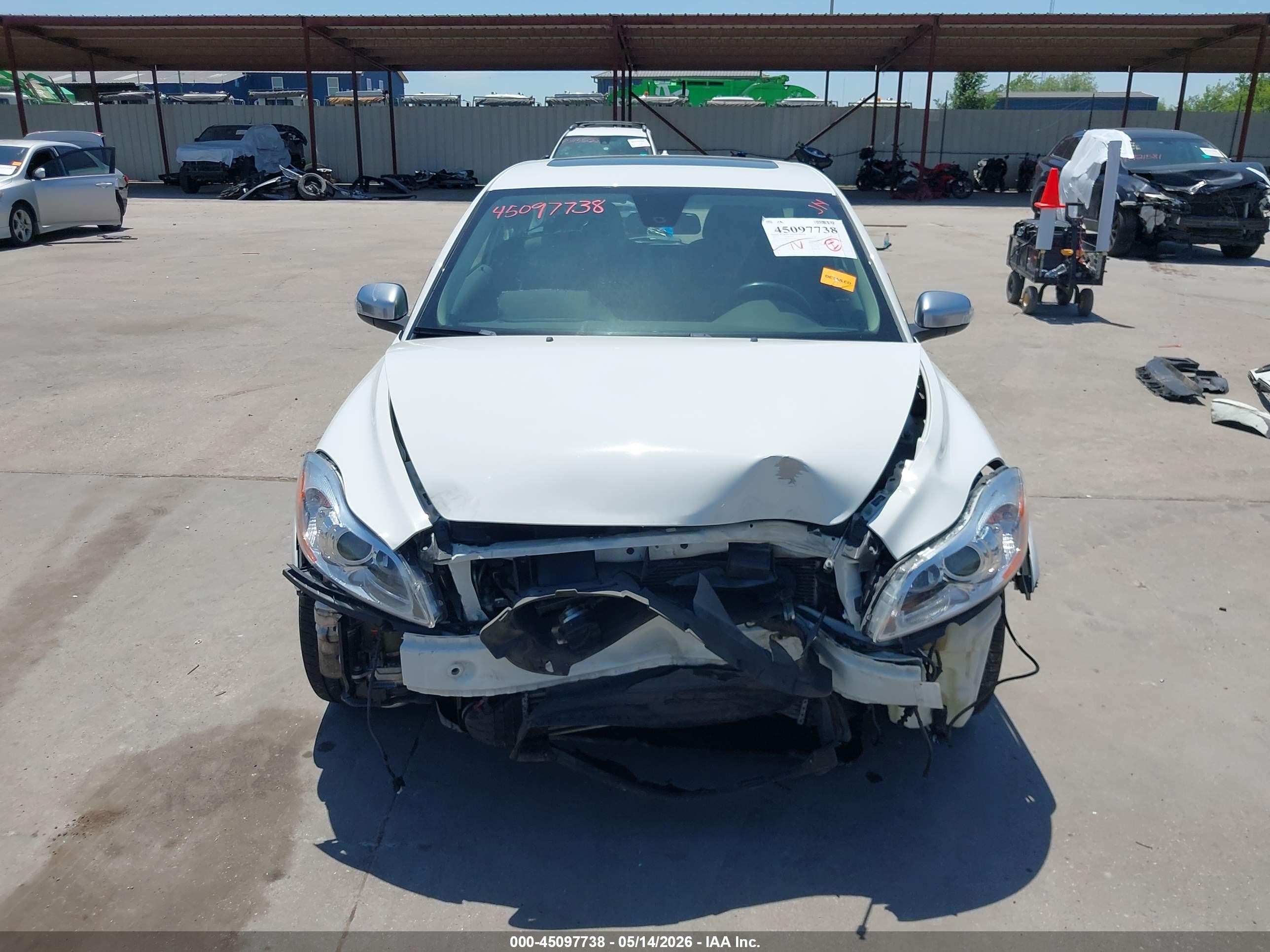 2013 Volvo C30 T5/t5 Platinum/t5 Premier/t5 Premier Plus/t5 R-design/t5 R-design Platinum/t5 R-design Premier Белый vin: YV1672MKXD2302168