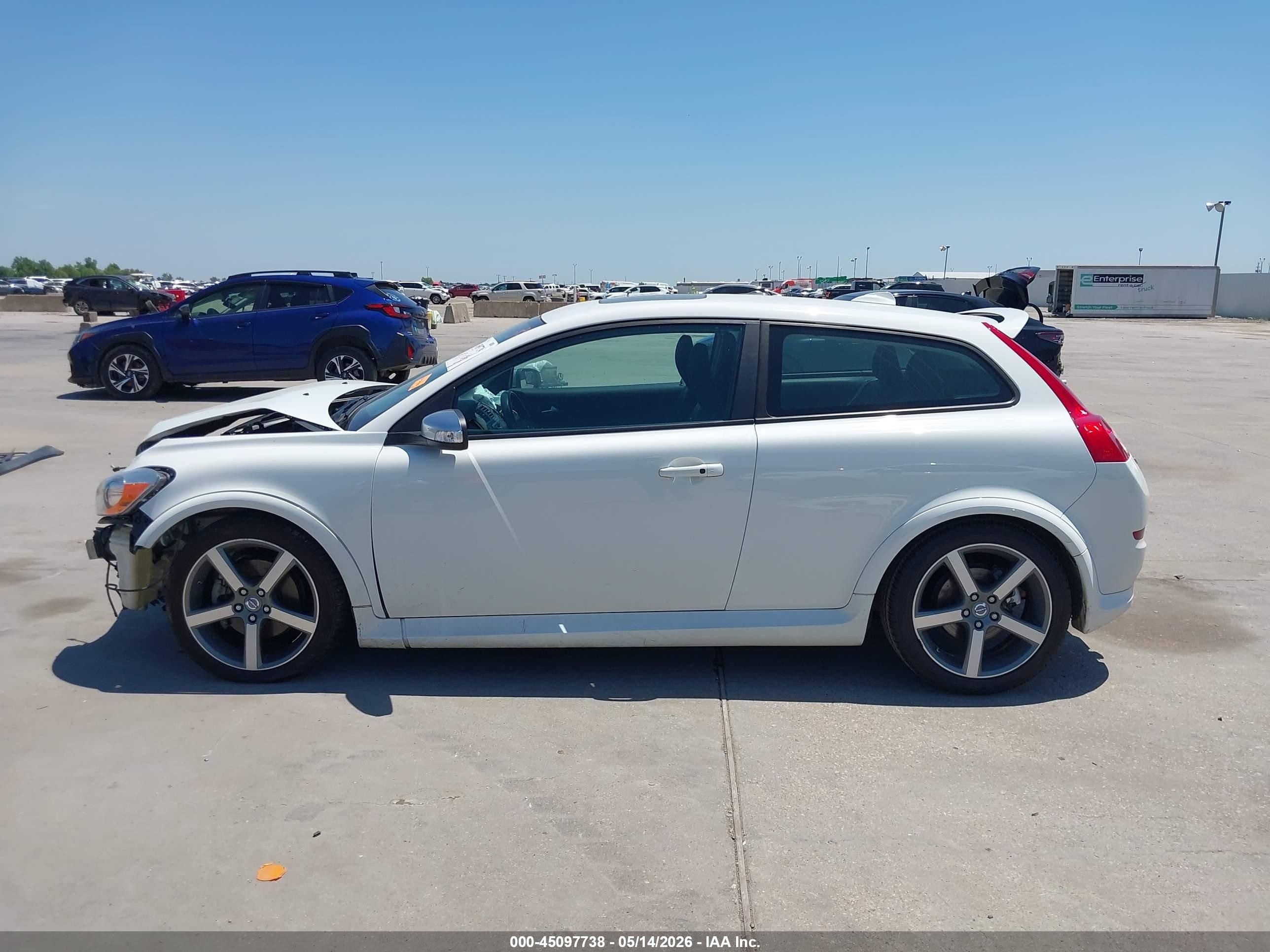 2013 Volvo C30 T5/t5 Platinum/t5 Premier/t5 Premier Plus/t5 R-design/t5 R-design Platinum/t5 R-design Premier Белый vin: YV1672MKXD2302168