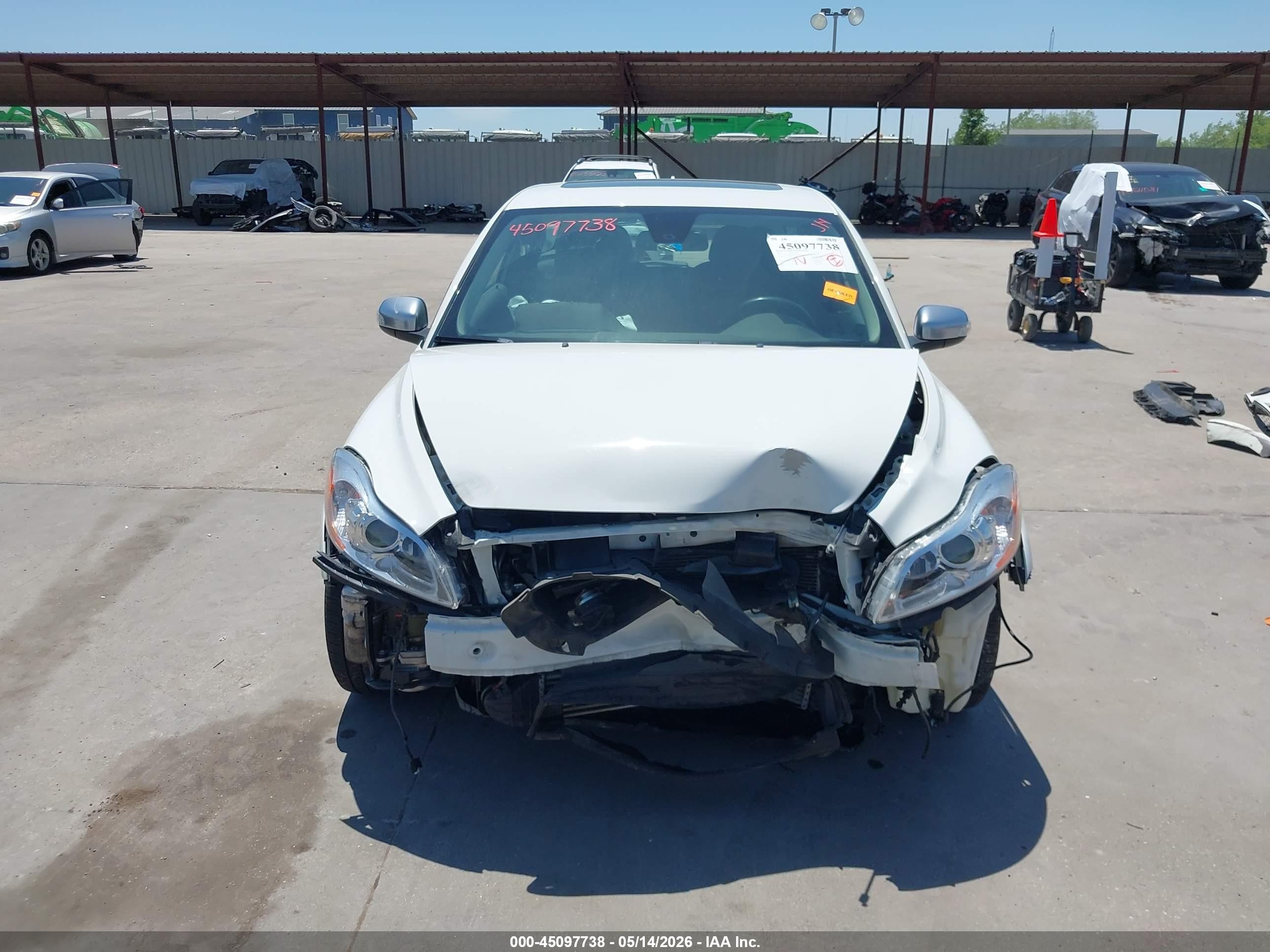 2013 Volvo C30 T5/t5 Platinum/t5 Premier/t5 Premier Plus/t5 R-design/t5 R-design Platinum/t5 R-design Premier Белый vin: YV1672MKXD2302168