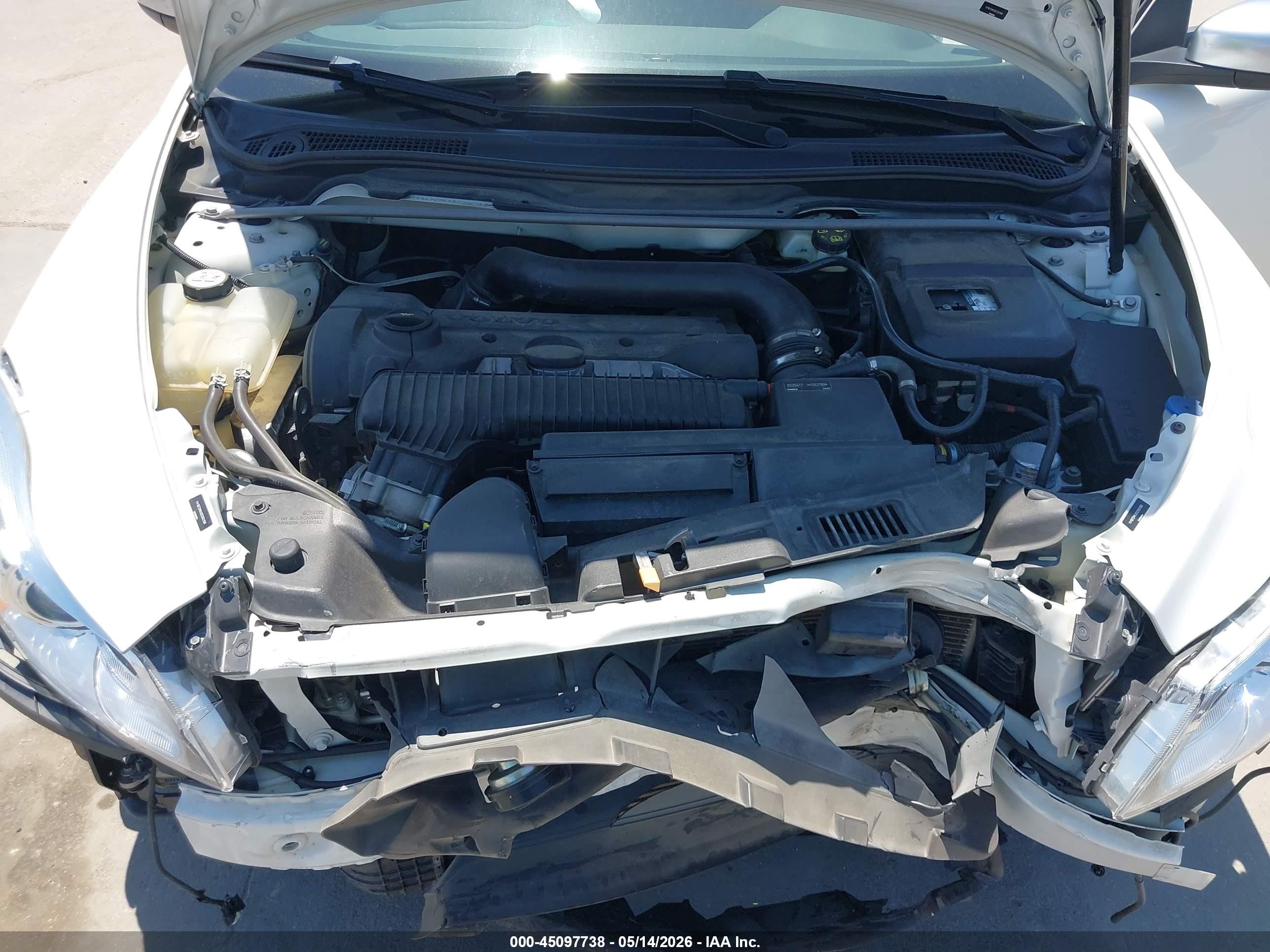 2013 Volvo C30 T5/t5 Platinum/t5 Premier/t5 Premier Plus/t5 R-design/t5 R-design Platinum/t5 R-design Premier Белый vin: YV1672MKXD2302168