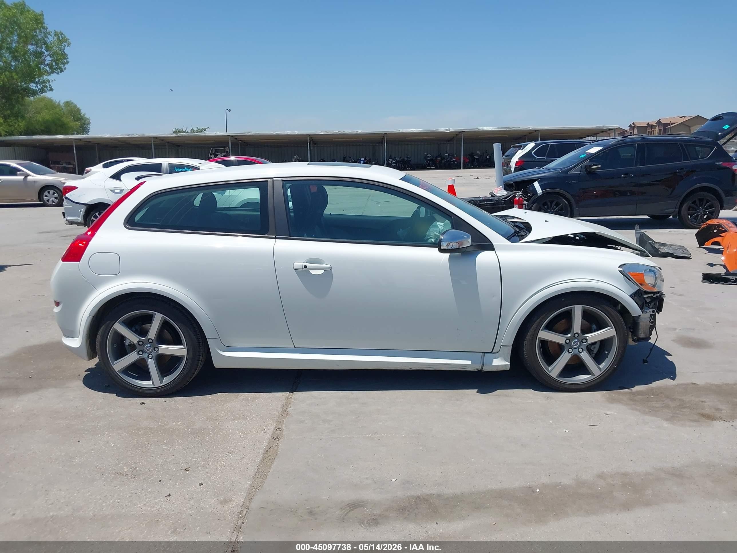 2013 Volvo C30 T5/t5 Platinum/t5 Premier/t5 Premier Plus/t5 R-design/t5 R-design Platinum/t5 R-design Premier Белый vin: YV1672MKXD2302168