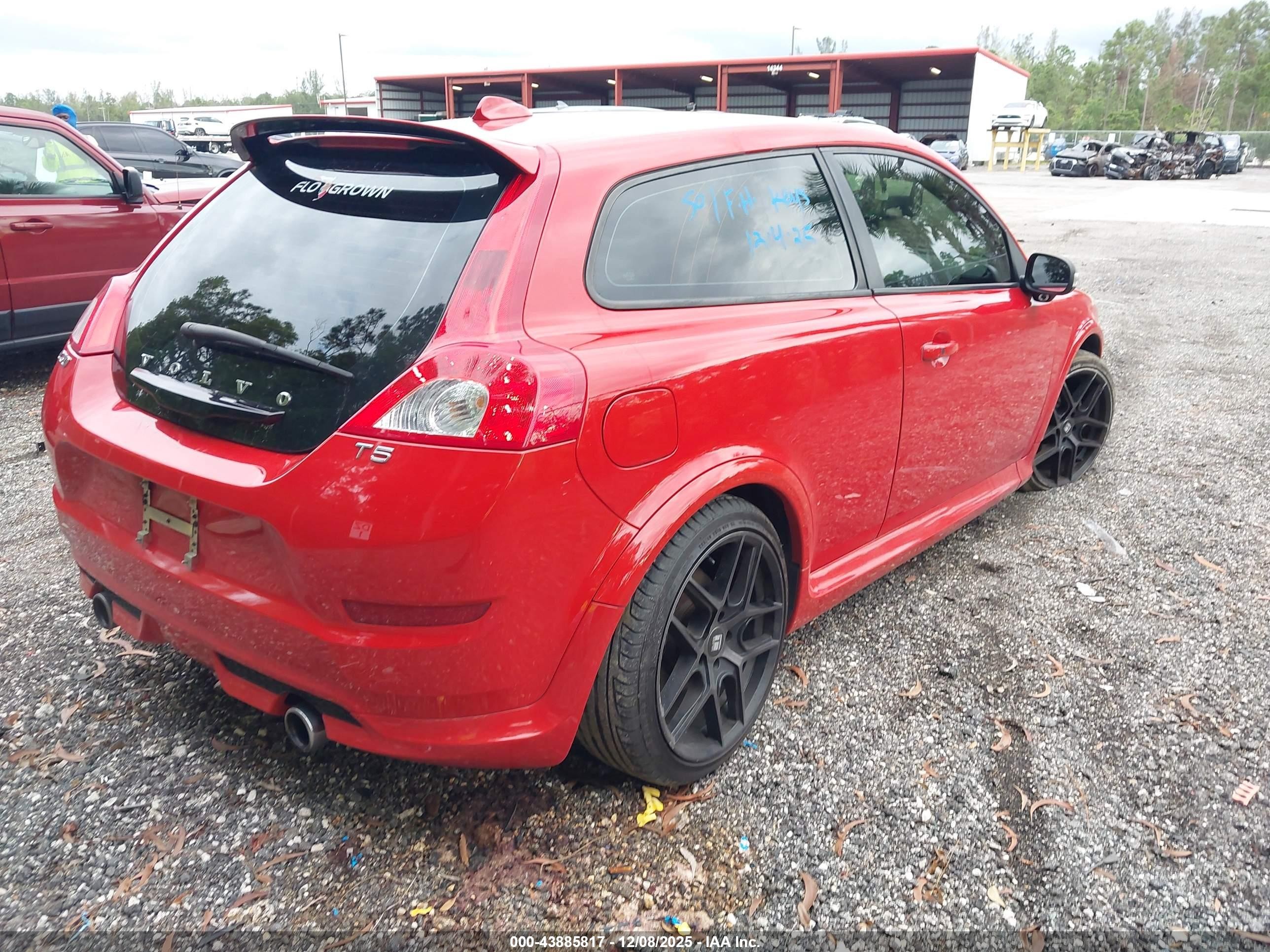 2013 Volvo C30 T5 R-design Red vin: YV1672MKXD2309668