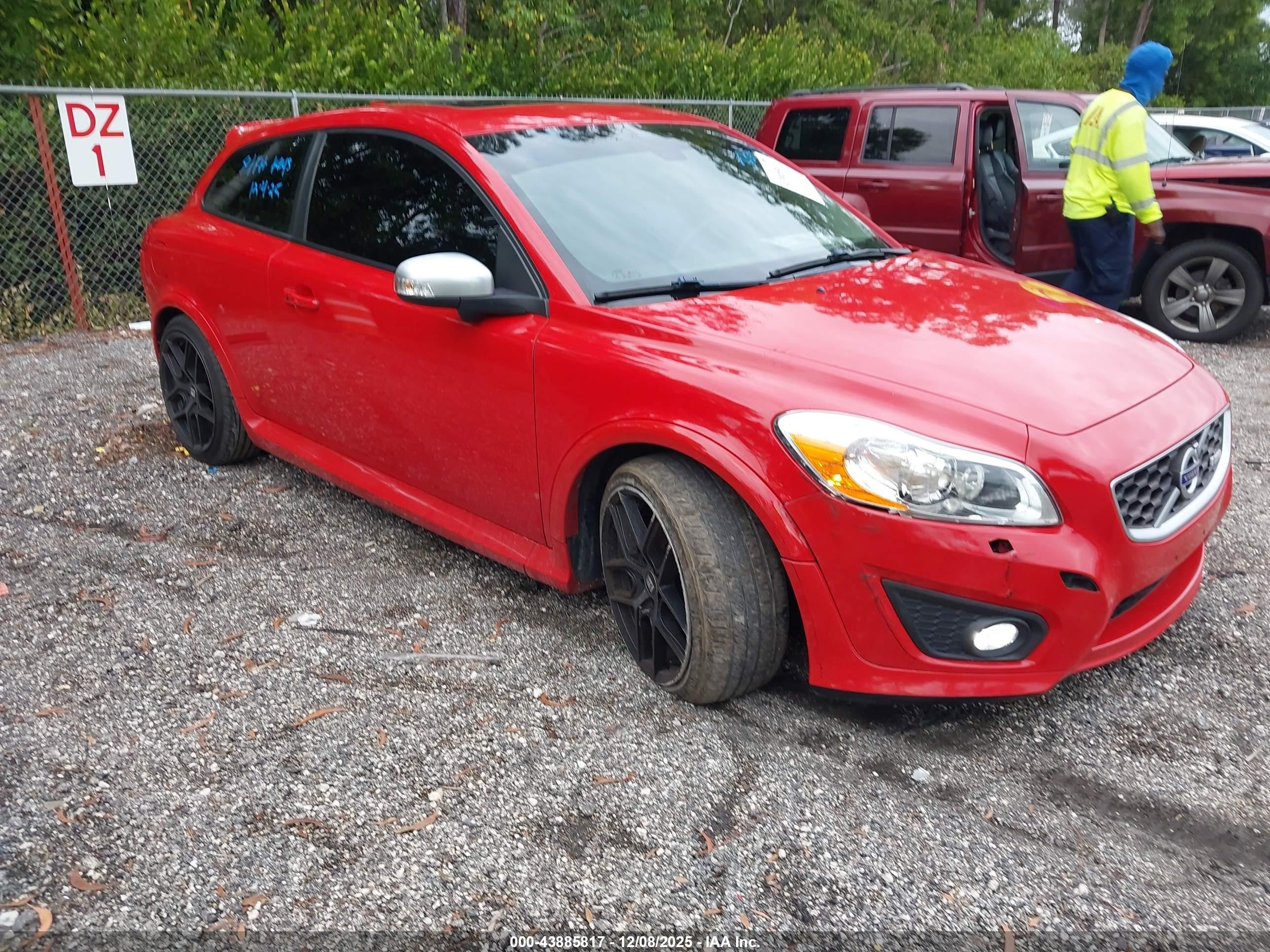 2013 Volvo C30 T5 R-design Red vin: YV1672MKXD2309668