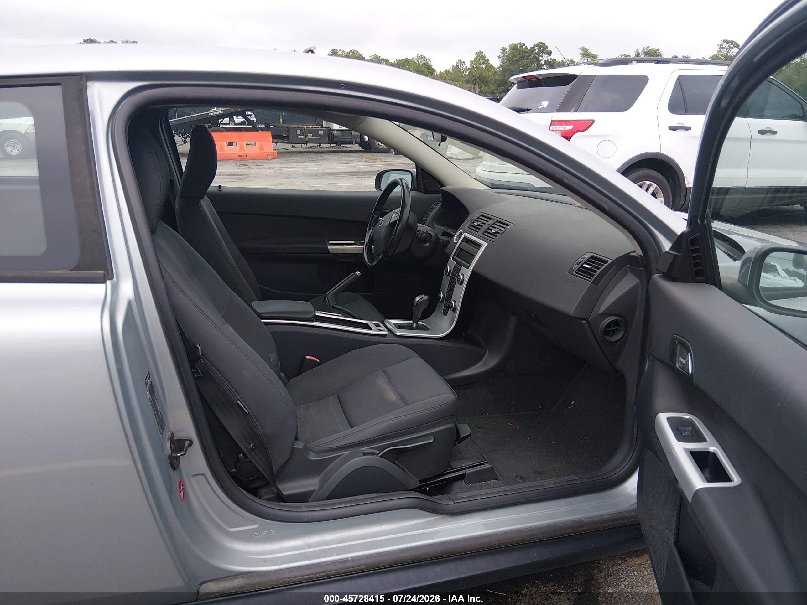 2013 Volvo C30 T5 Серебряный vin: YV1672MKXD2310481